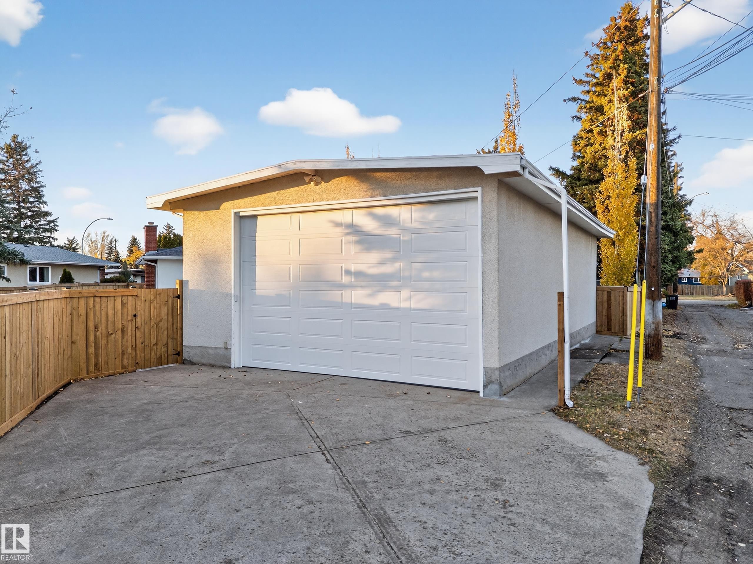 Photo 6 at 11147 36a Avenue NW, Greenfield, Edmonton