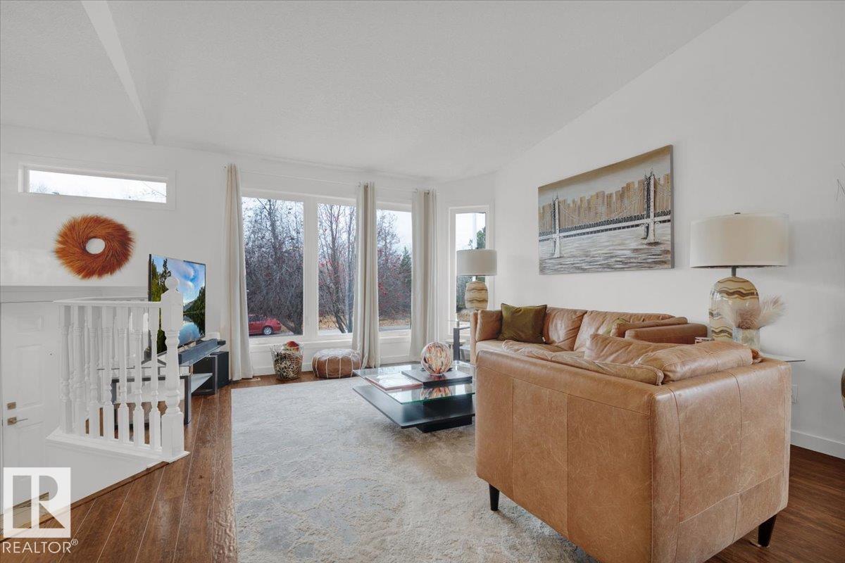 Photo 11 at 3635 44 Street NW, Kiniski Gardens, Edmonton