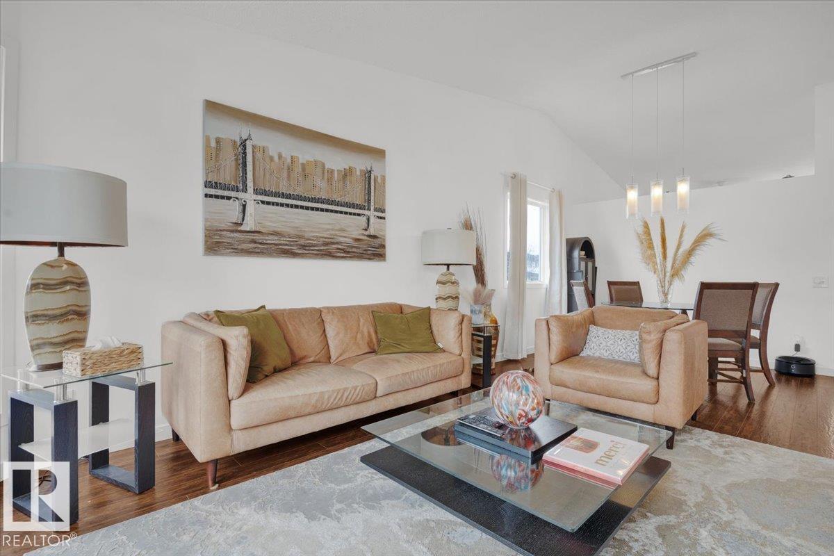 Photo 14 at 3635 44 Street NW, Kiniski Gardens, Edmonton