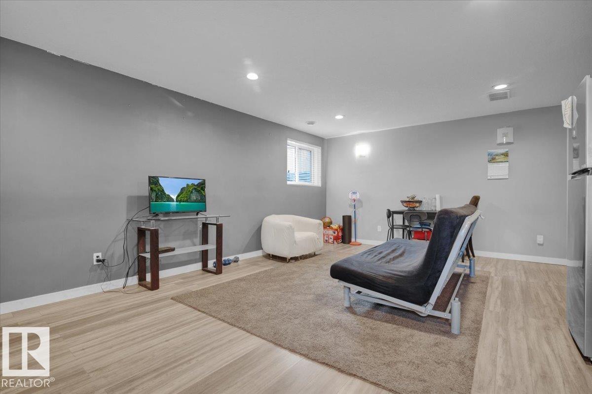 Photo 47 at 3635 44 Street NW, Kiniski Gardens, Edmonton