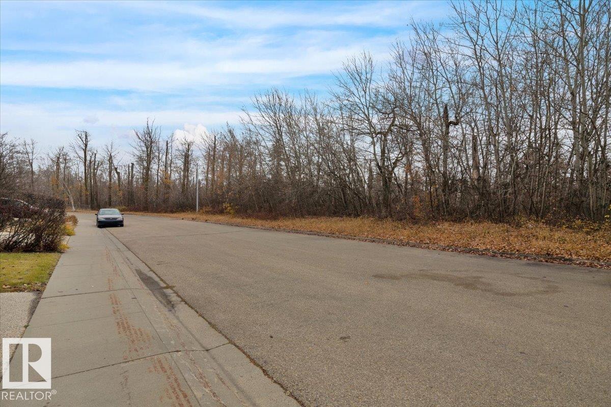 Photo 7 at 3635 44 Street NW, Kiniski Gardens, Edmonton