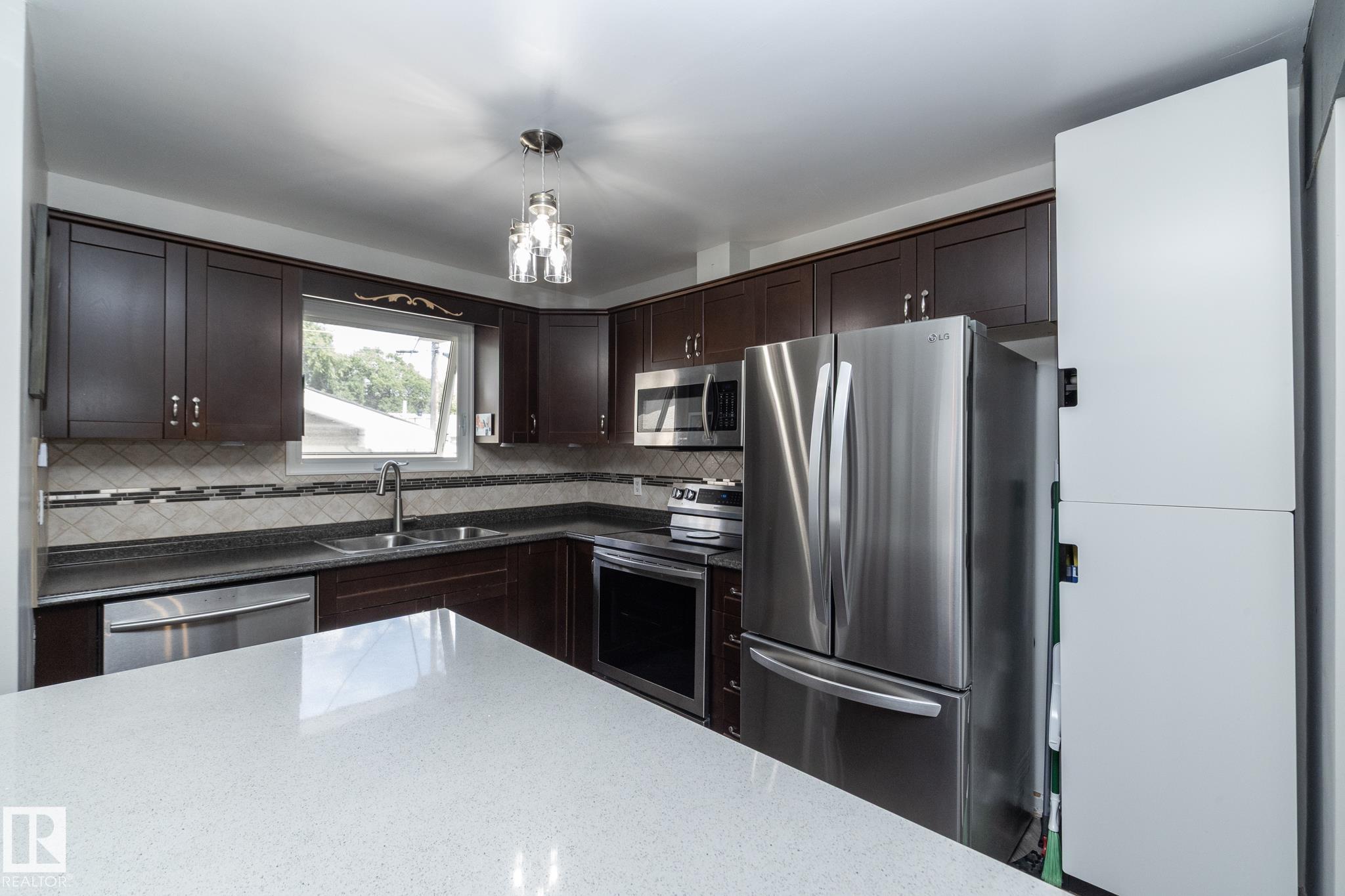 Photo 18 at 3418 120 Avenue NW, Beacon Heights, Edmonton