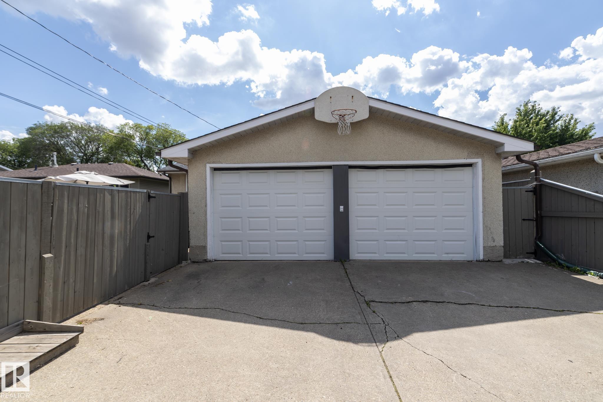 Photo 66 at 3418 120 Avenue NW, Beacon Heights, Edmonton