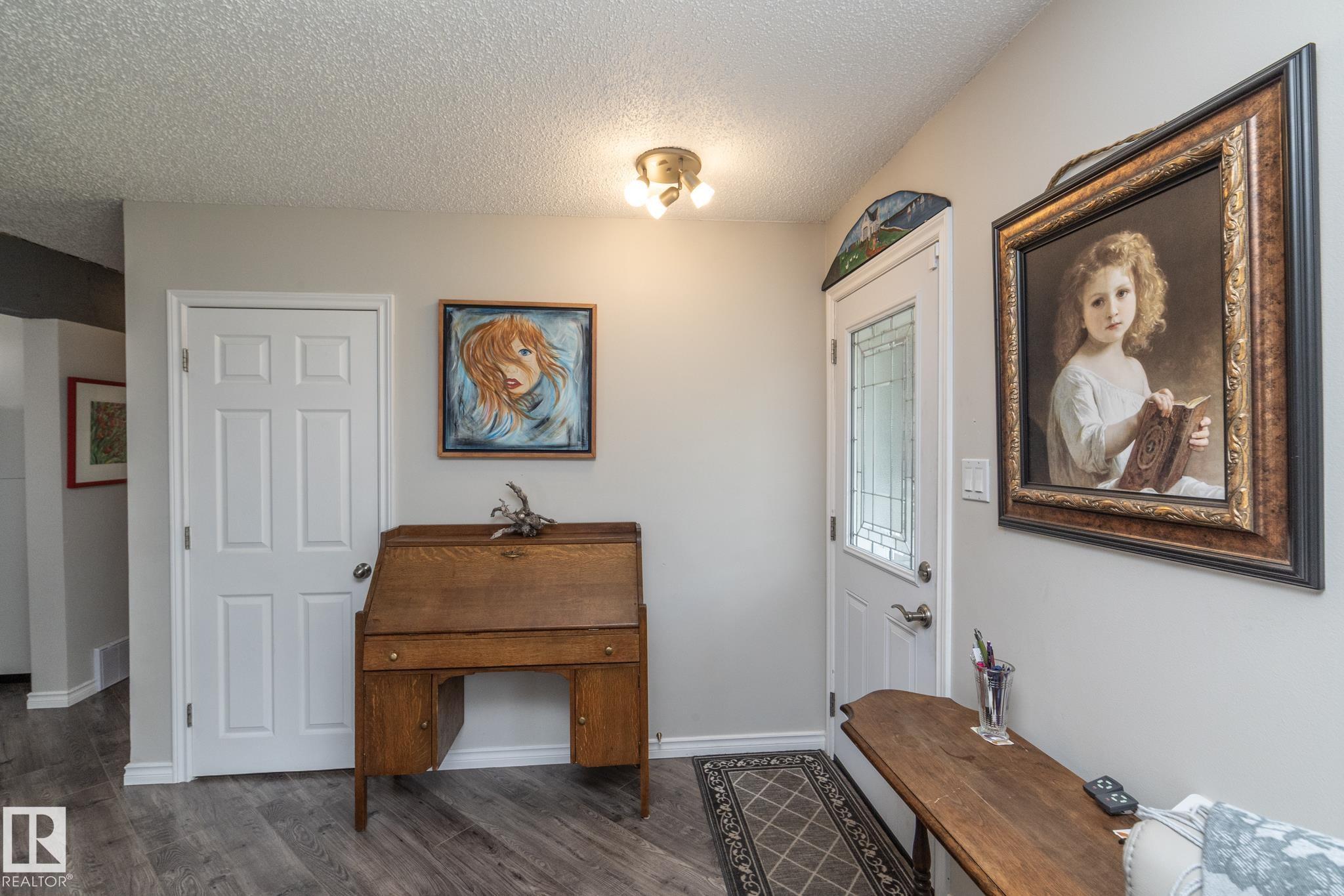 Photo 10 at 3418 120 Avenue NW, Beacon Heights, Edmonton