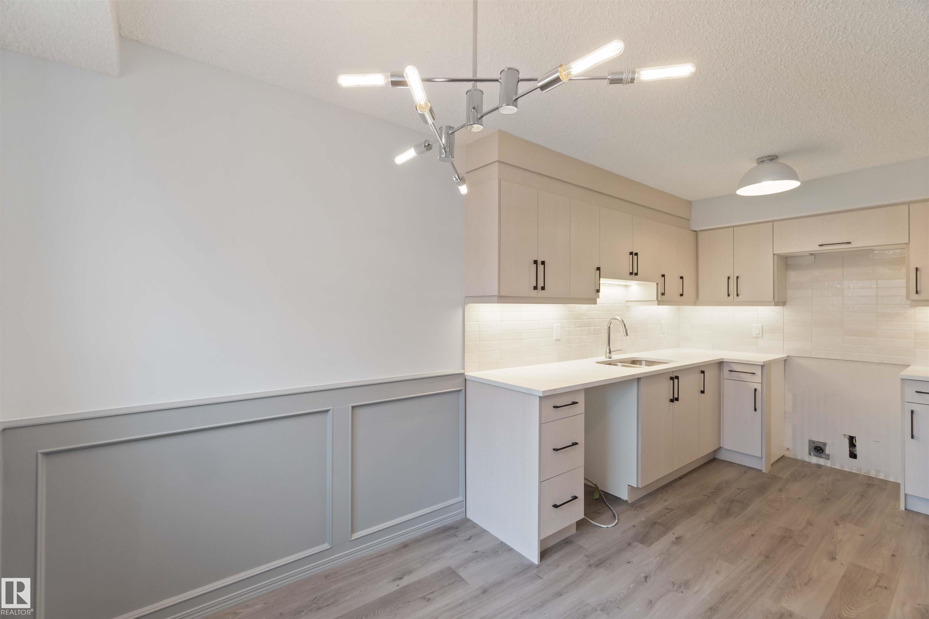 Photo 17 at 1281 Hooke Road NW, Overlanders, Edmonton