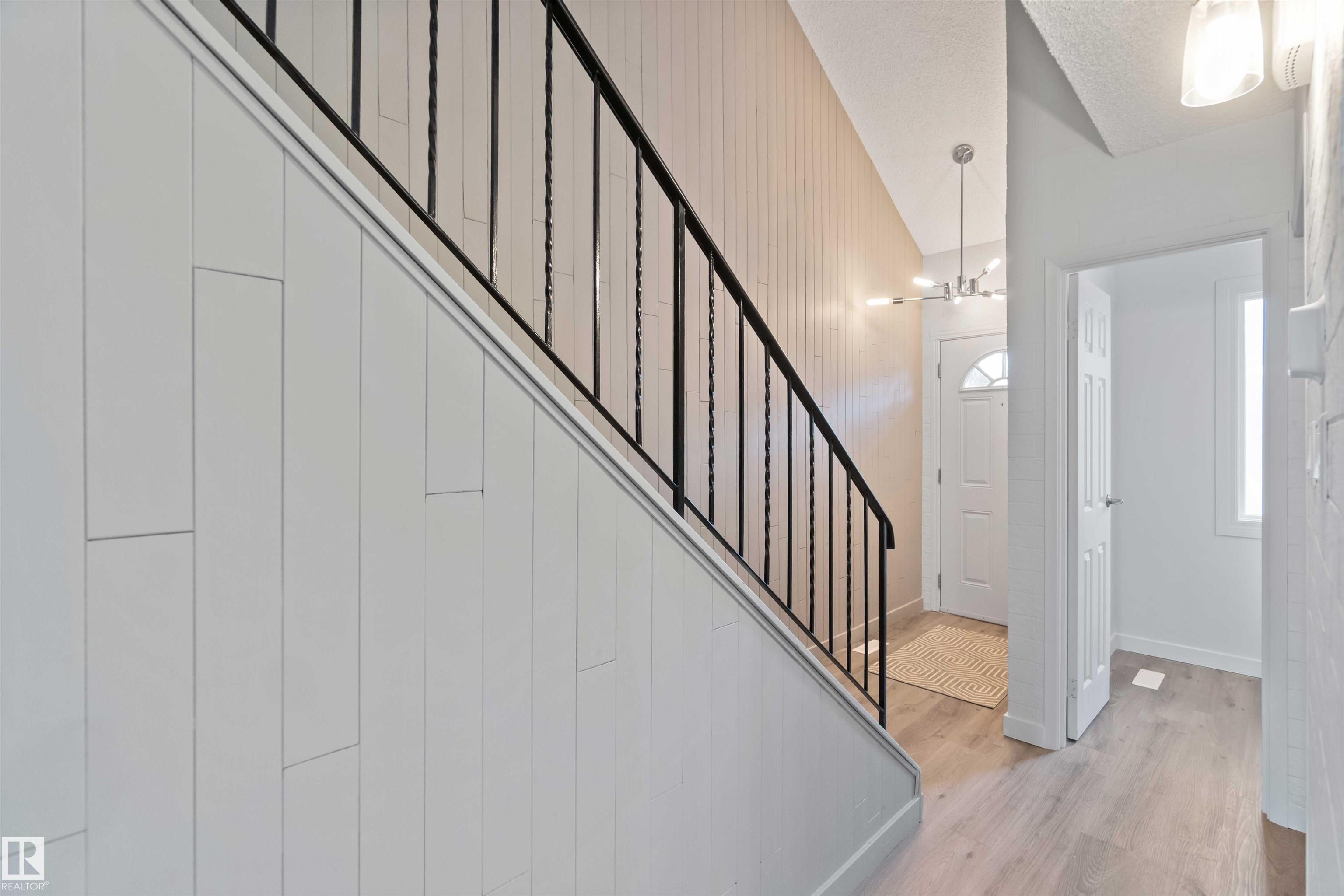 Photo 6 at 1281 Hooke Road NW, Overlanders, Edmonton