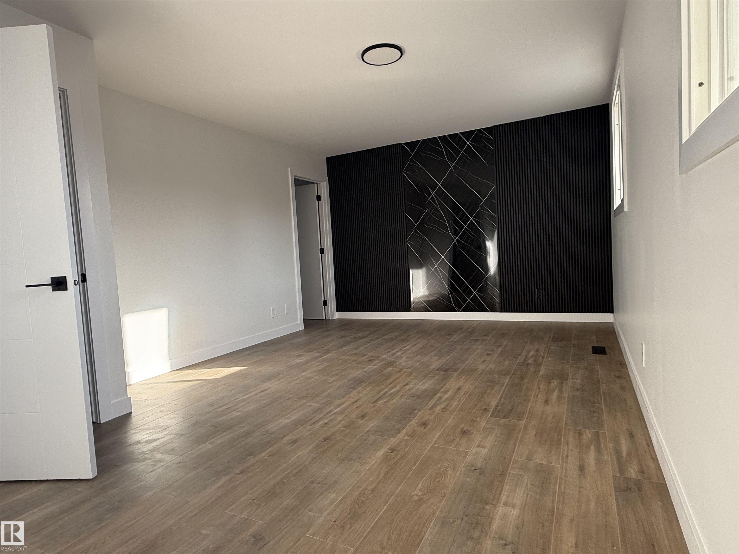 Photo 11 at 713 Village On The Green NW, York, Edmonton