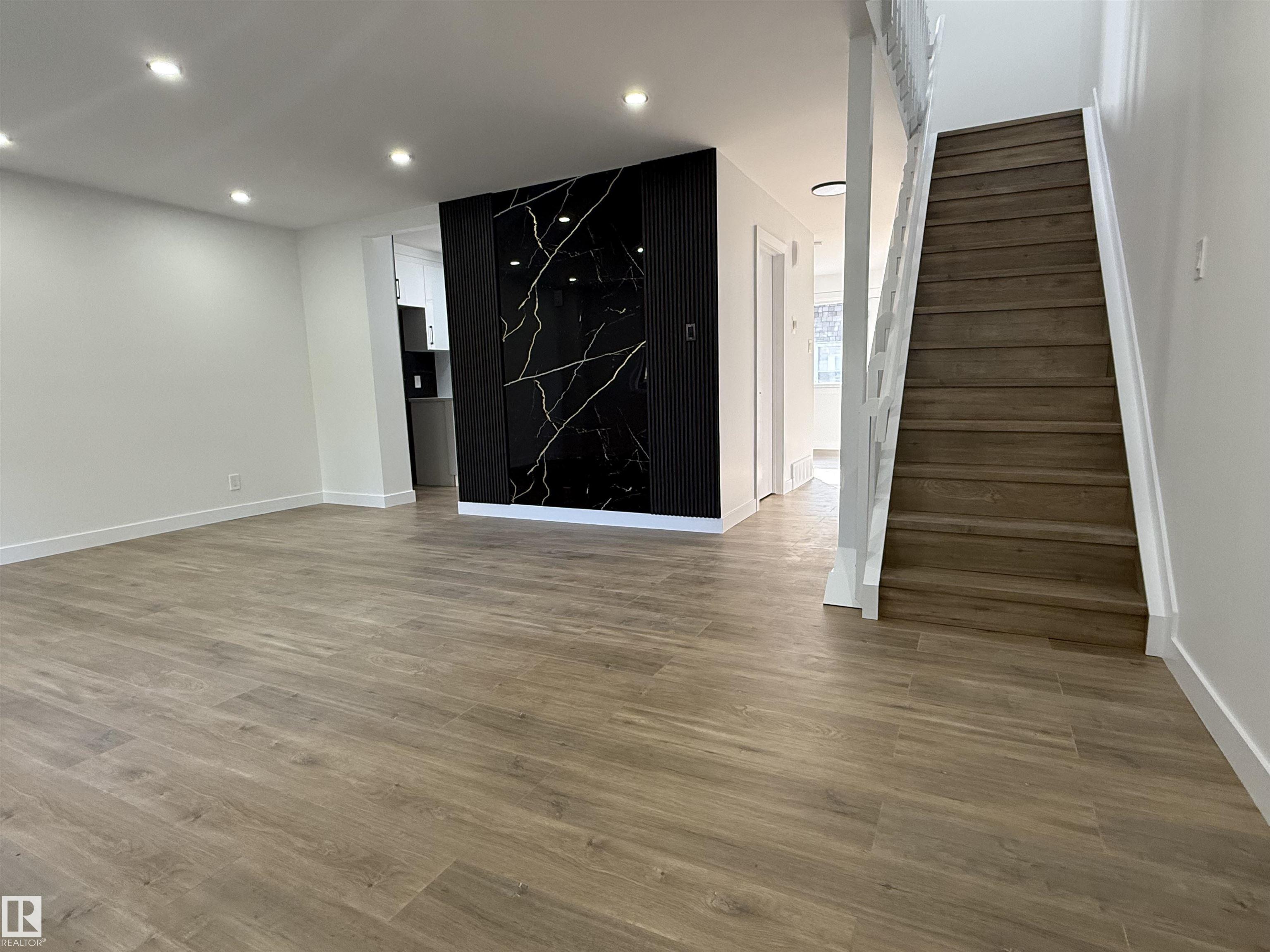 Photo 3 at 713 Village On The Green NW, York, Edmonton