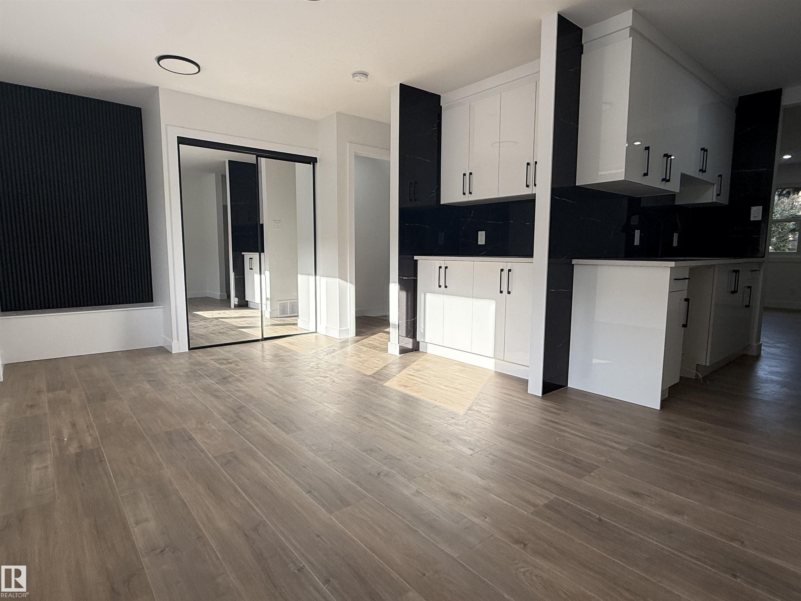 Photo 7 at 713 Village On The Green NW, York, Edmonton