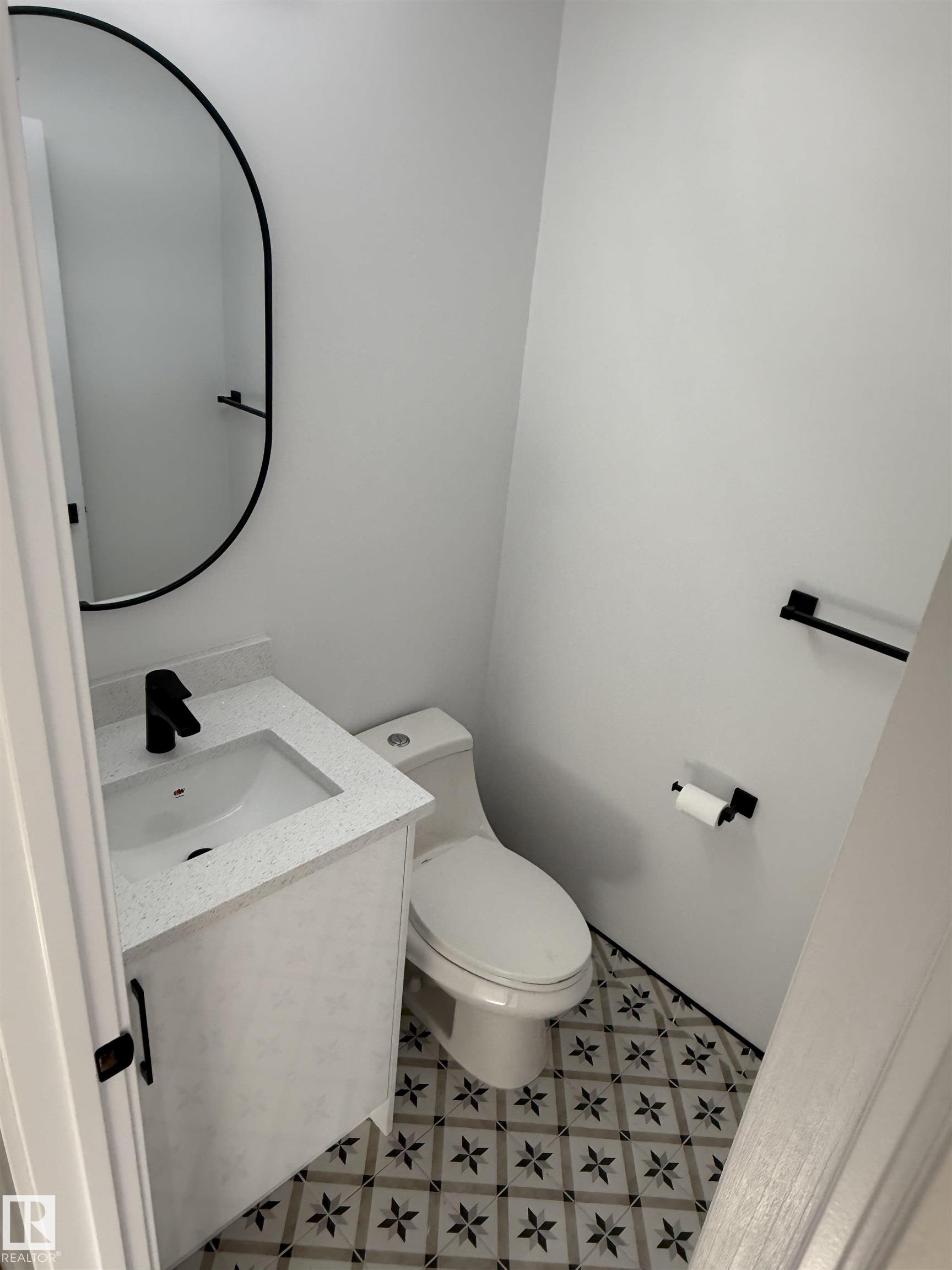 Photo 9 at 713 Village On The Green NW, York, Edmonton