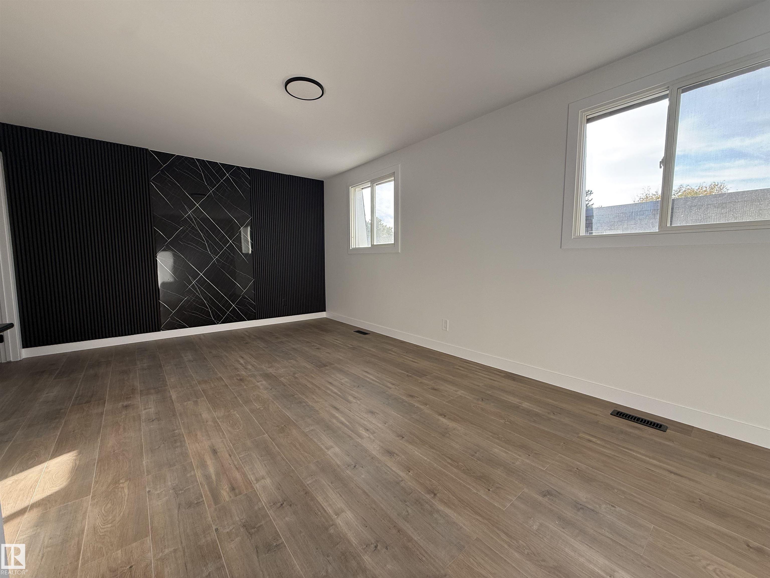 Photo 10 at 713 Village On The Green NW, York, Edmonton