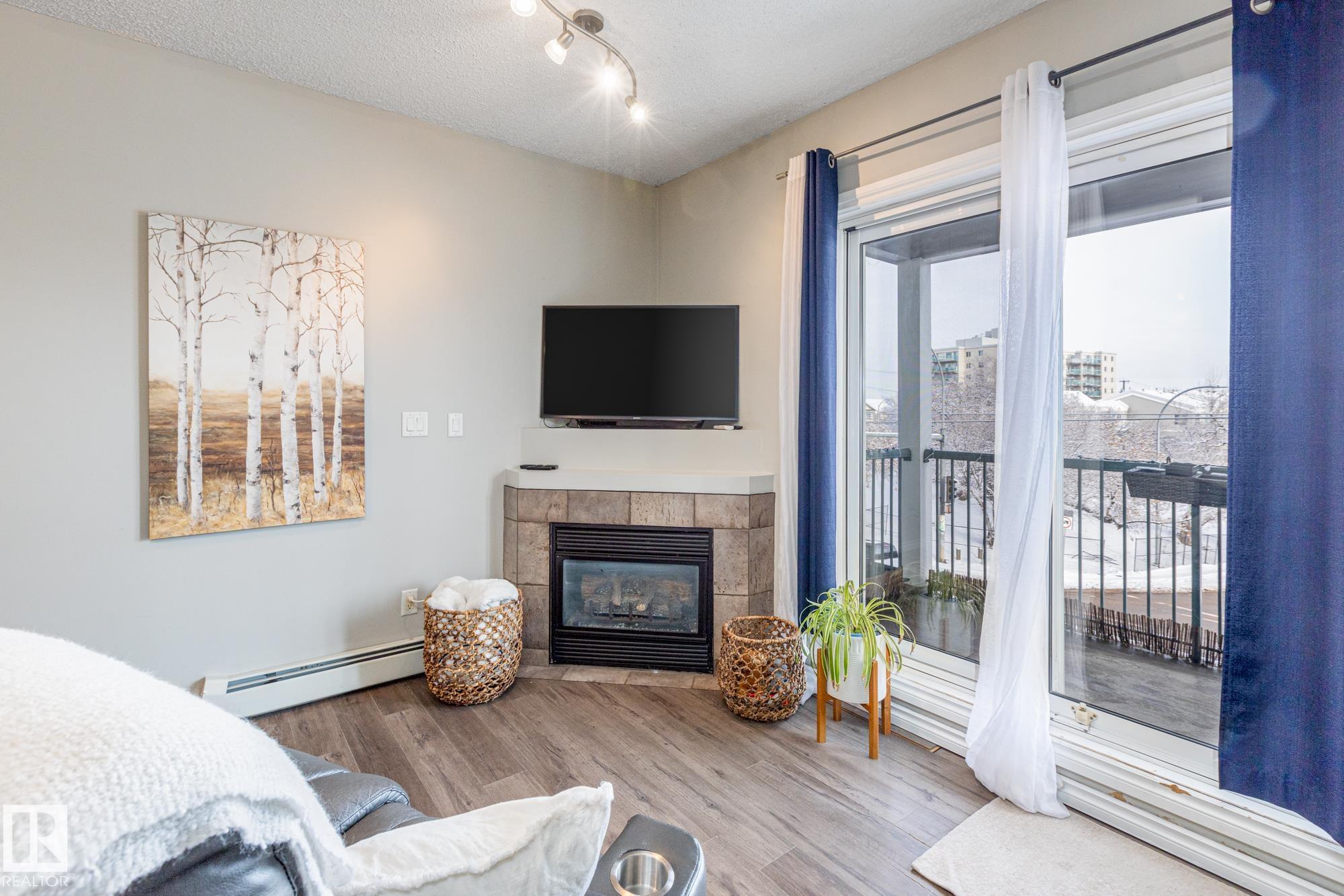 Photo 12 at 208 - 10118 95 Street NW, Boyle Street, Edmonton