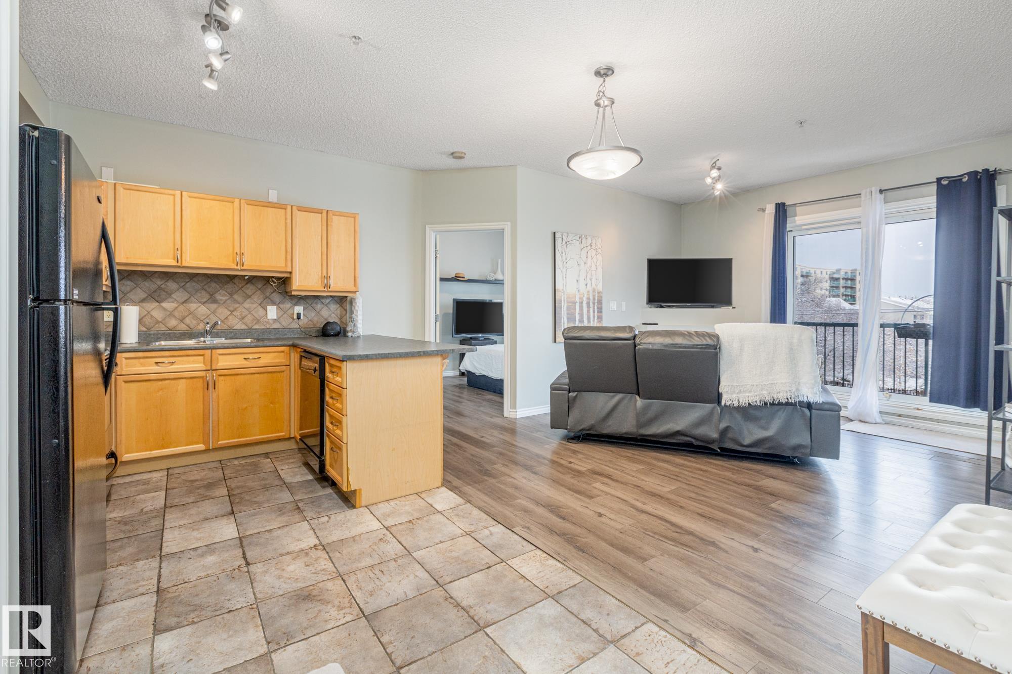 Photo 7 at 208 - 10118 95 Street NW, Boyle Street, Edmonton