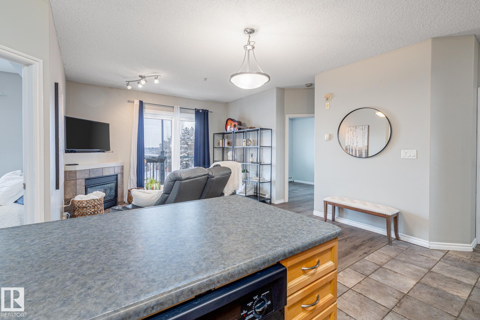 Photo 10 at 208 - 10118 95 Street NW, Boyle Street, Edmonton