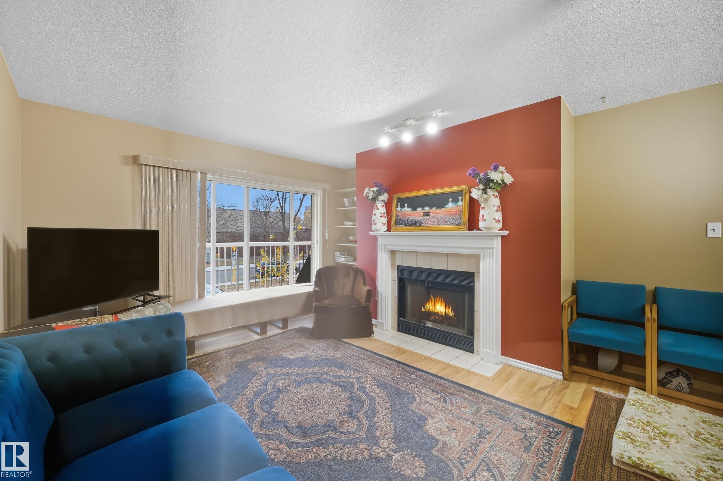 Photo 4 at 201 - 9010 106 Avenue NW, Boyle Street, Edmonton