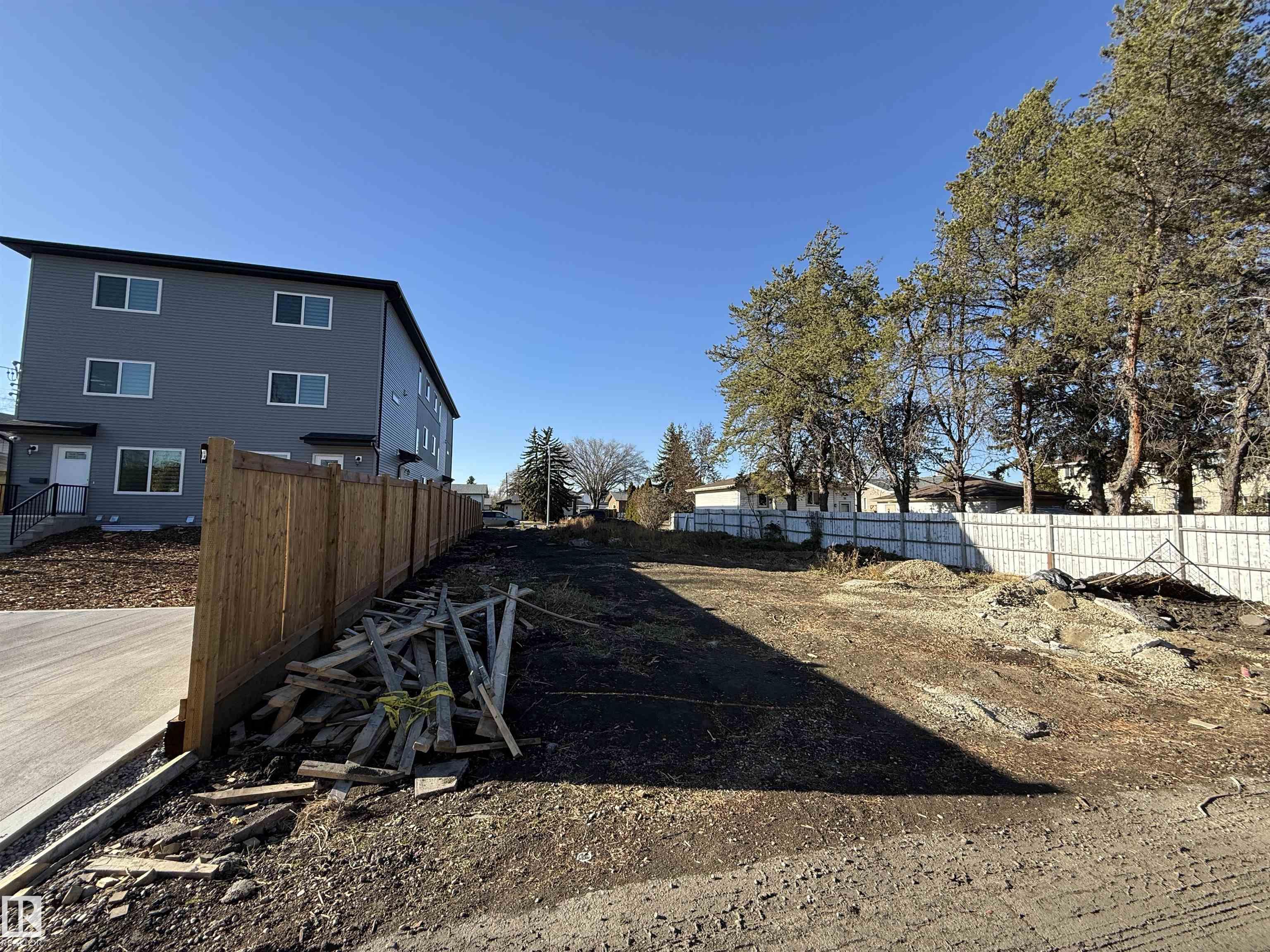 Photo 5 at 9833 154 Street NW, West Jasper Place, Edmonton