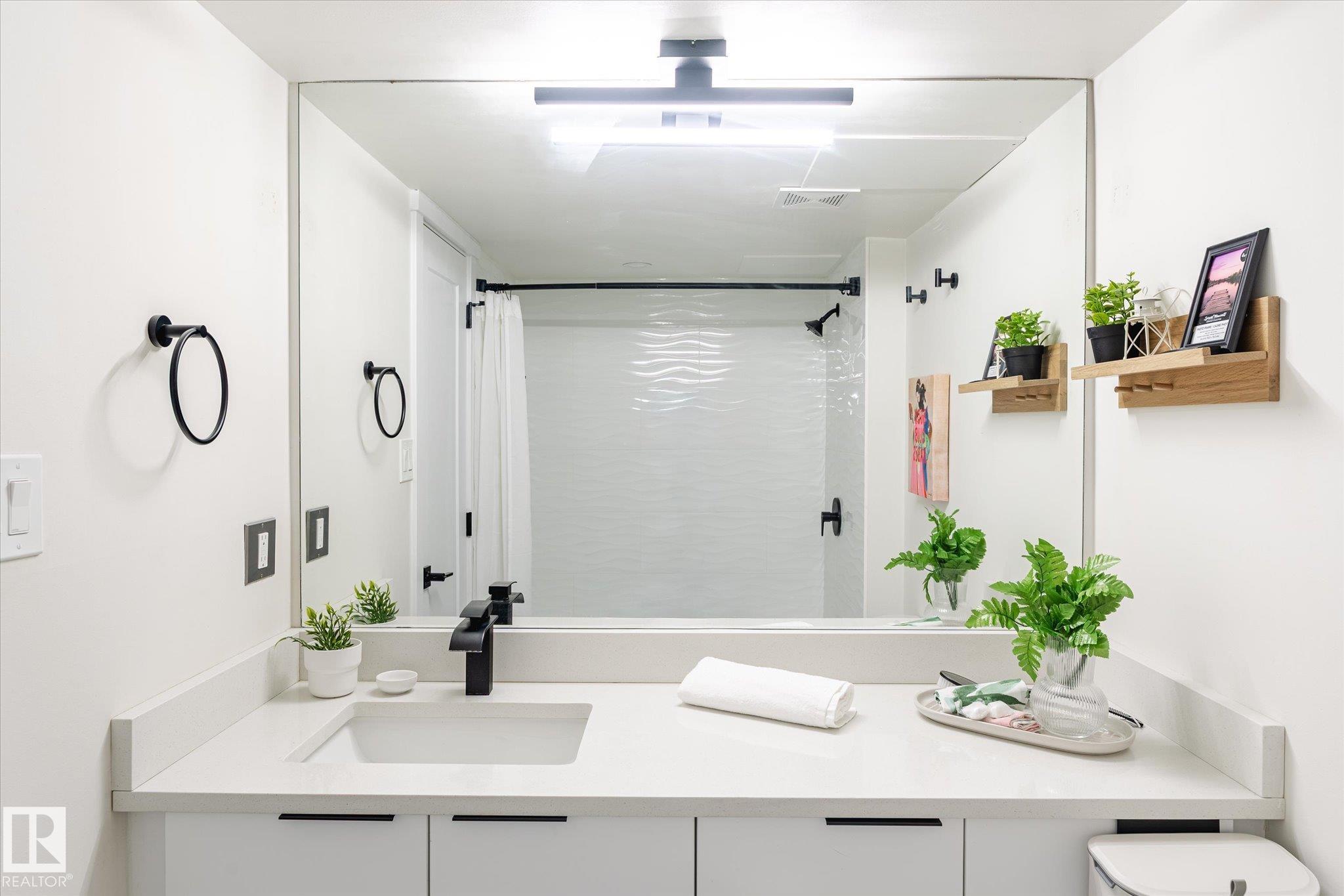 Photo 6 at 1412 - 9918 101 Street NW, Downtown, Edmonton