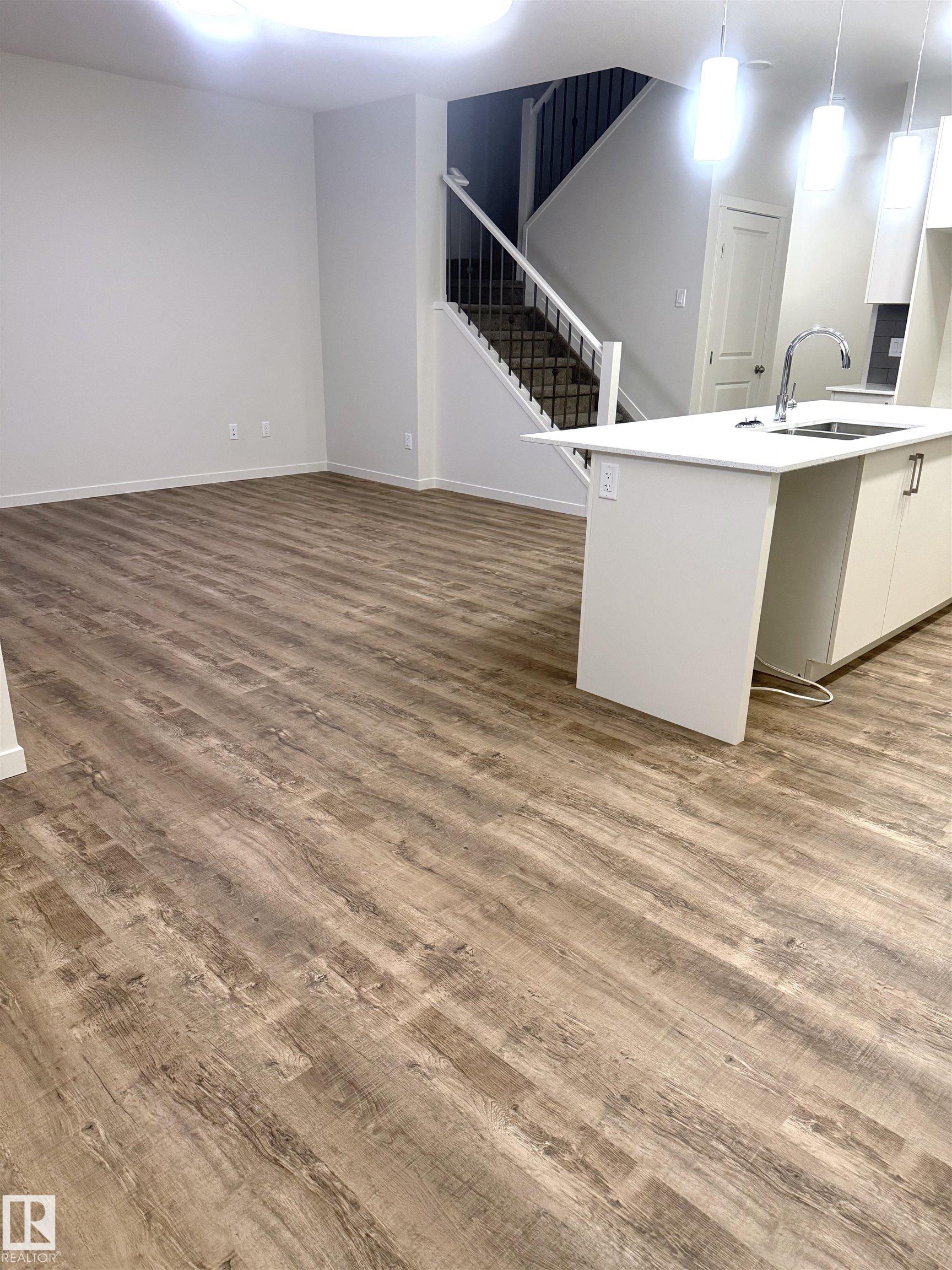 Photo 5 at 3968 Wren Loop NW, Kinglet Gardens, Edmonton