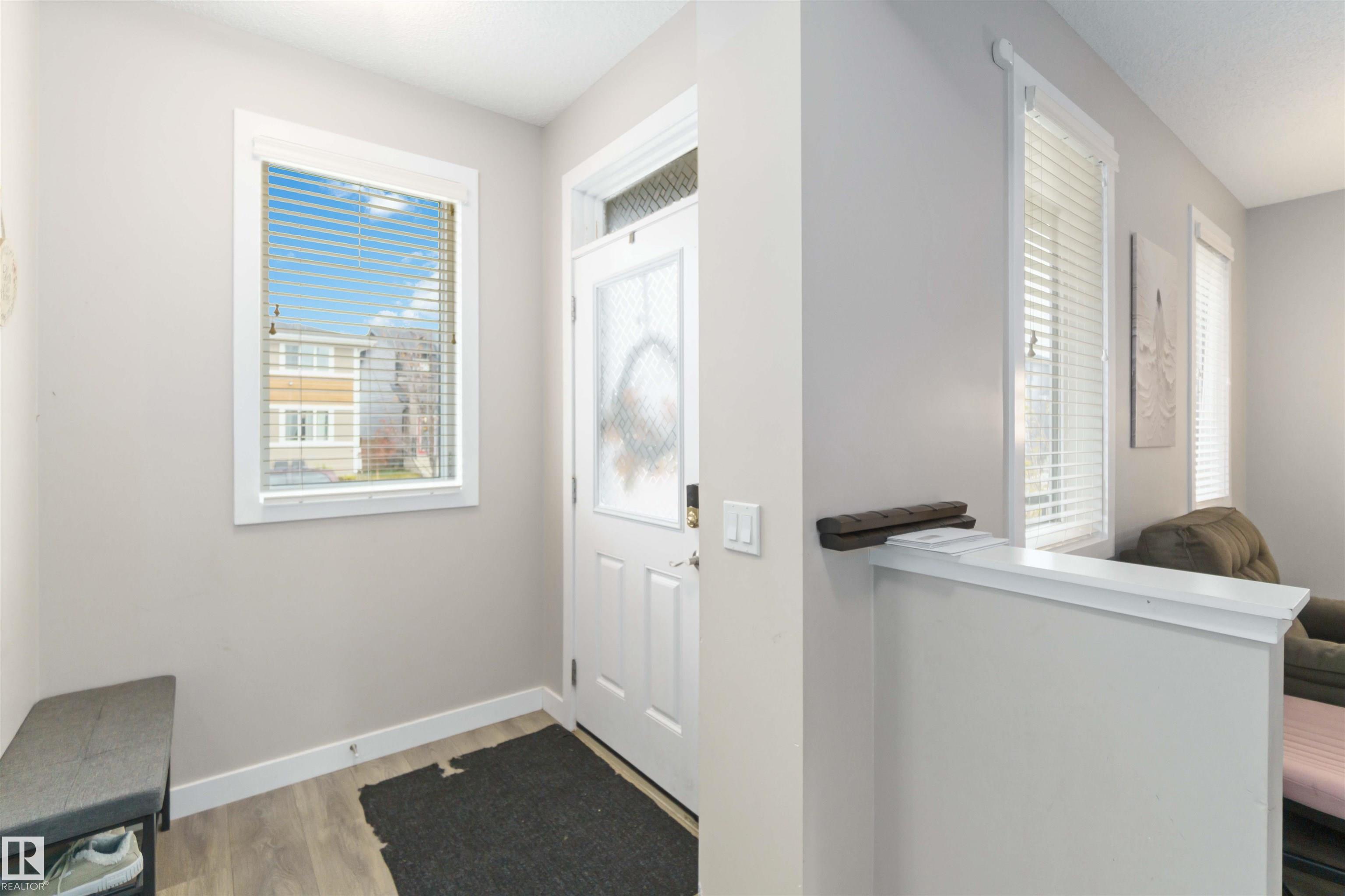 Picture for 392 CHARLESWORTH DR SW