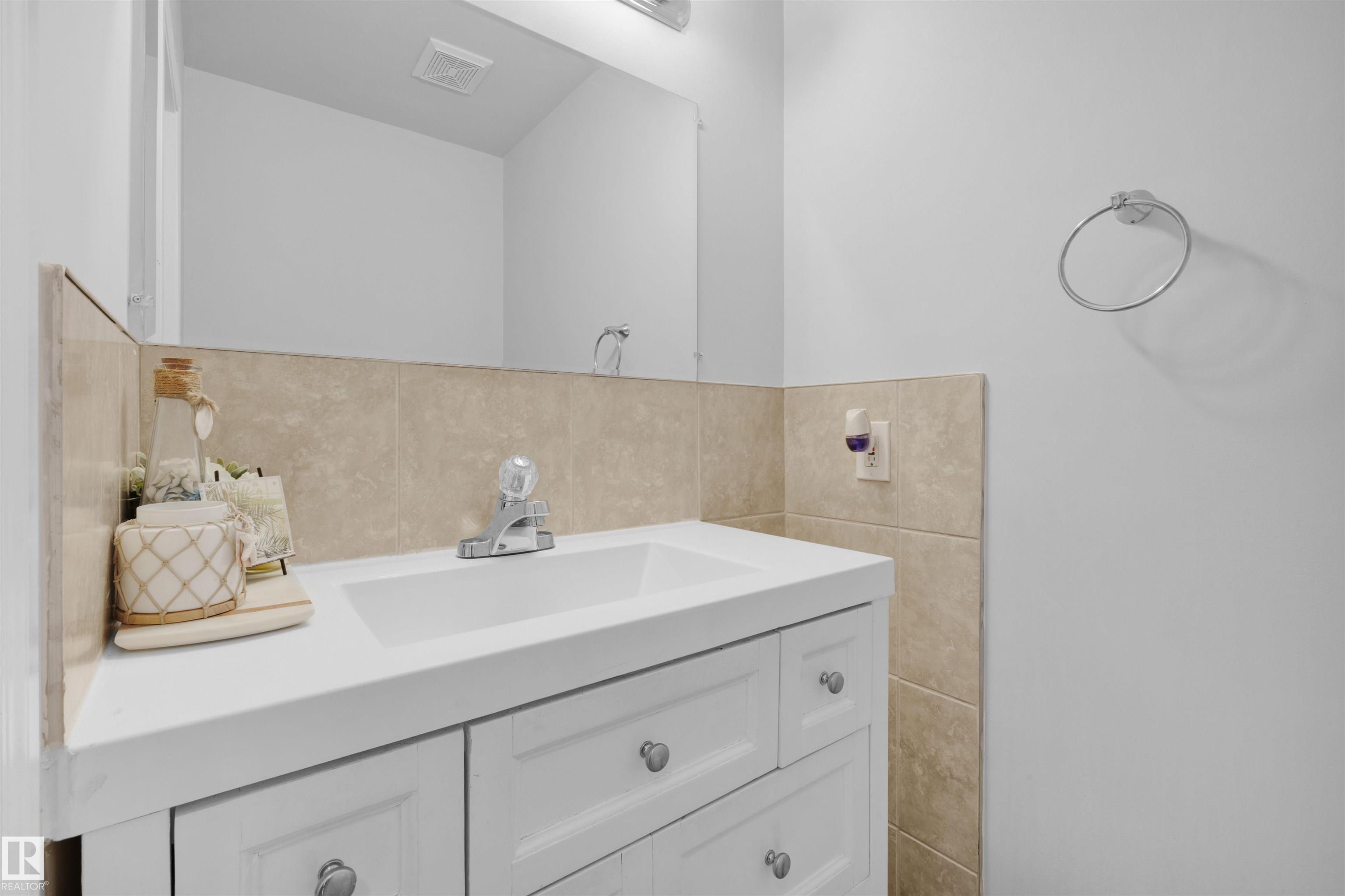 Photo 13 at 75 Grand Meadow Crescent NW, Greenview, Edmonton