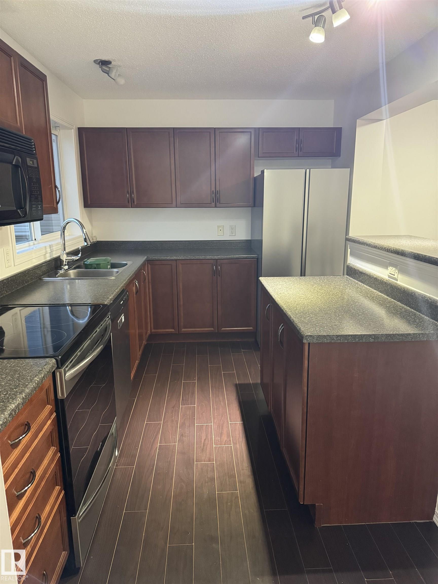 Picture for 7112 19A AV SW