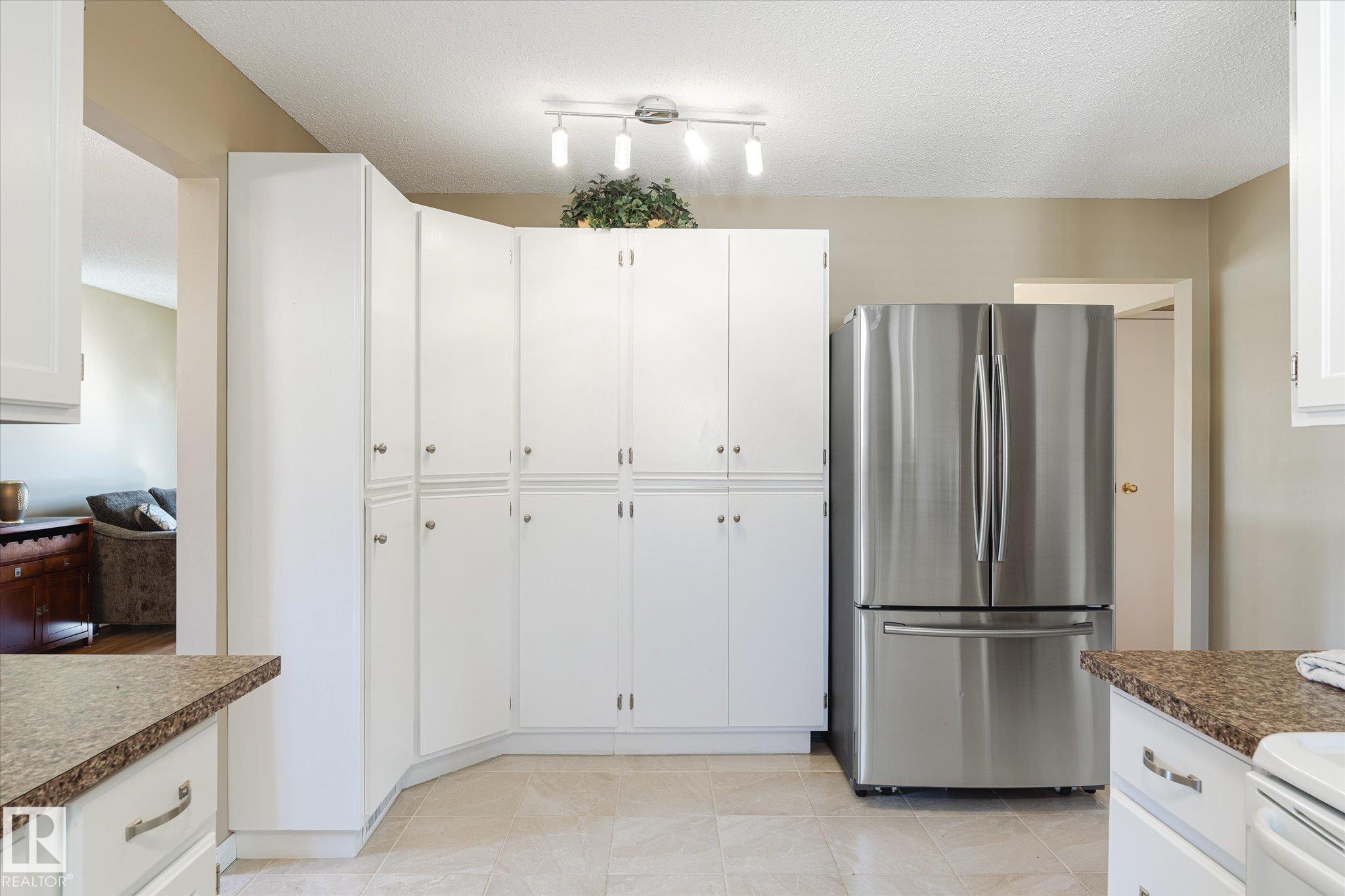 Photo 18 at 23 Annette Crescent, Akinsdale, St. Albert