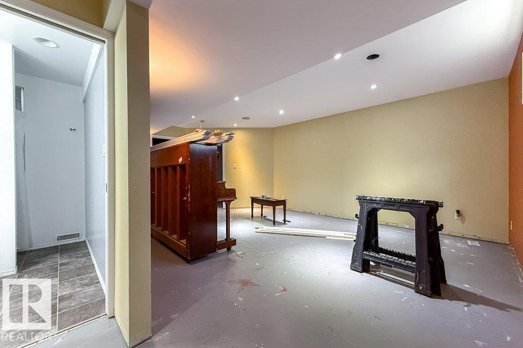 Photo 25 at 6 Lansing, Lakewood, Spruce Grove