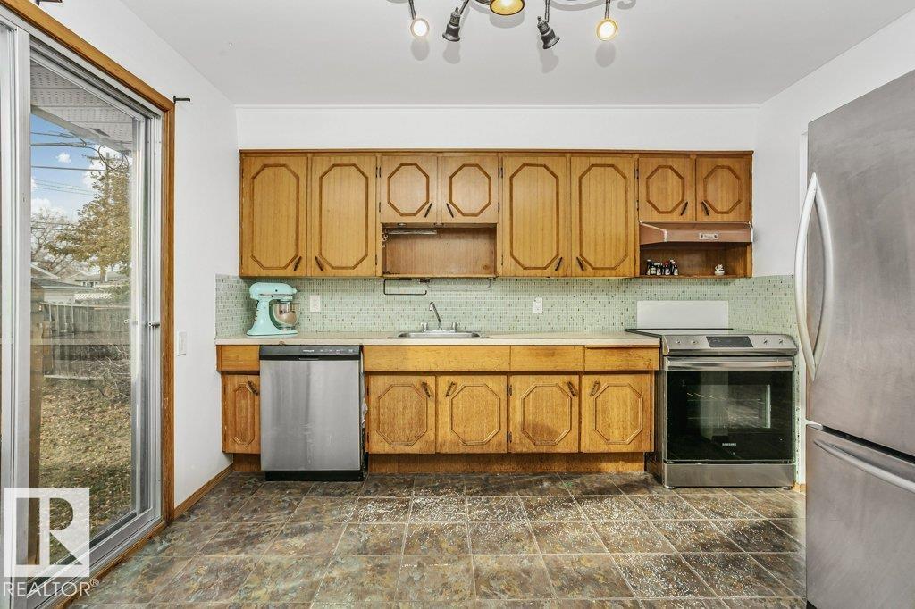 Photo 15 at 6211 134 Avenue NW, Belvedere, Edmonton