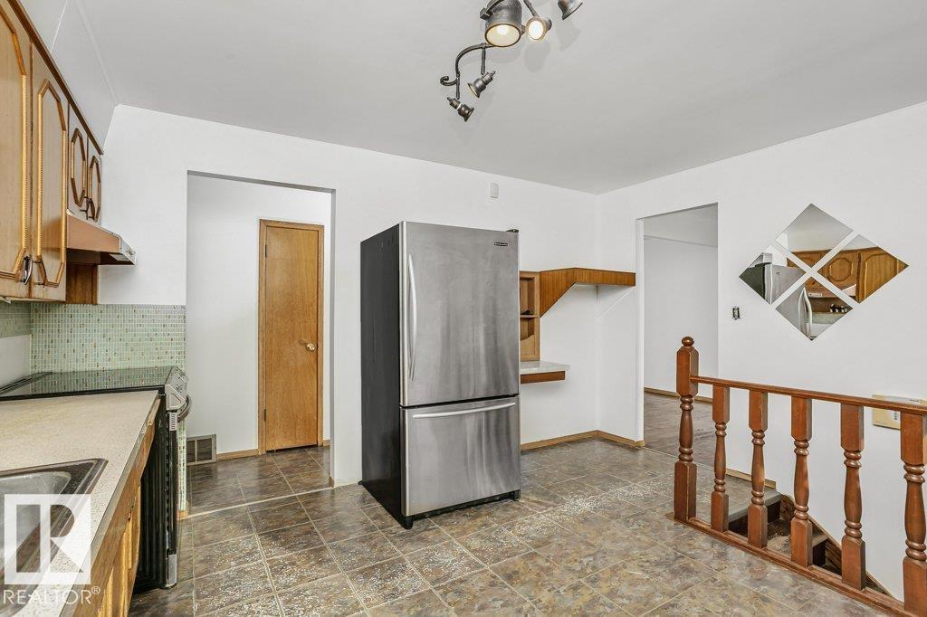 Photo 17 at 6211 134 Avenue NW, Belvedere, Edmonton