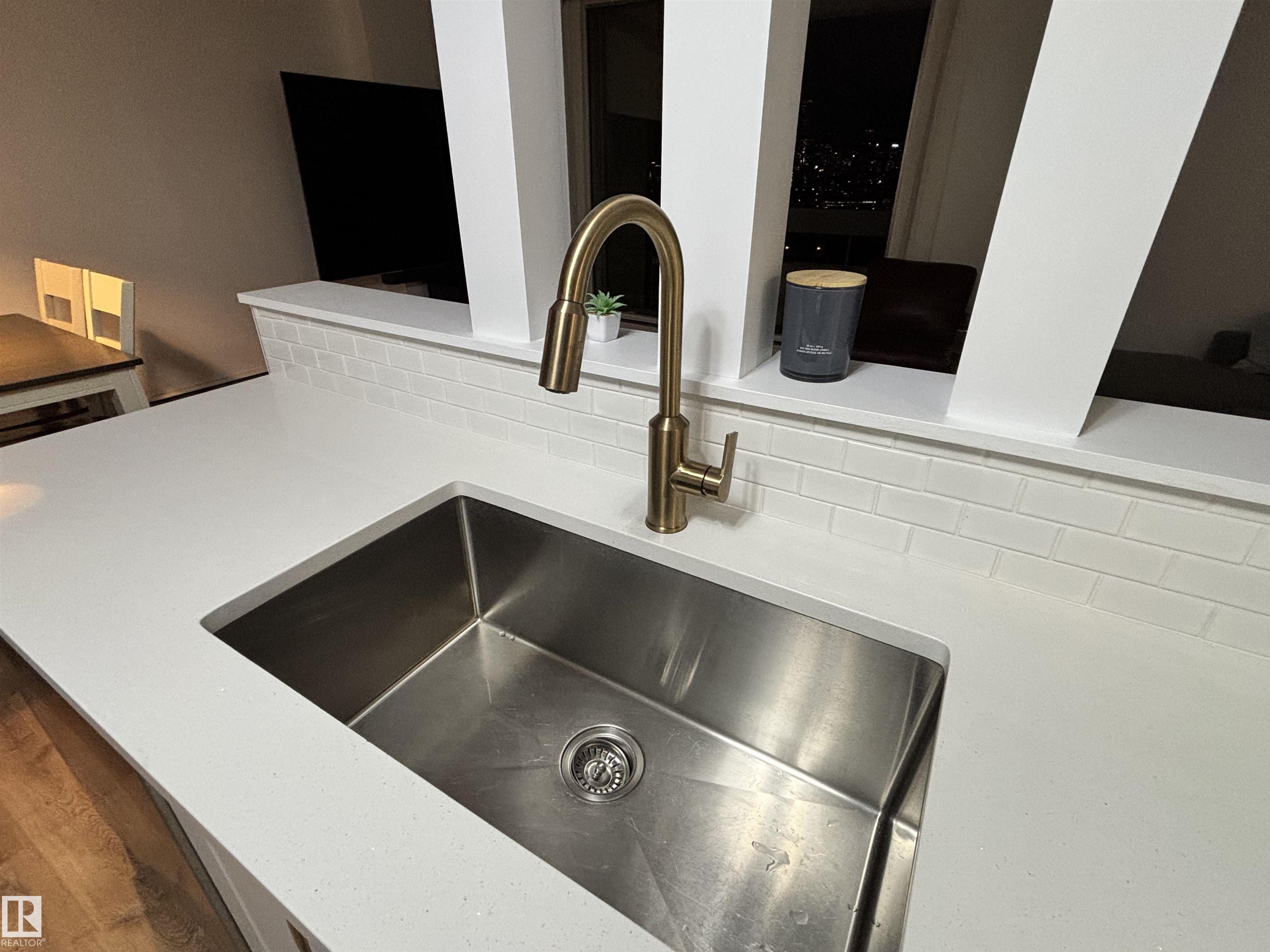 Photo 10 at 811 - 10883 Saskatchewan Drive NW, Garneau, Edmonton