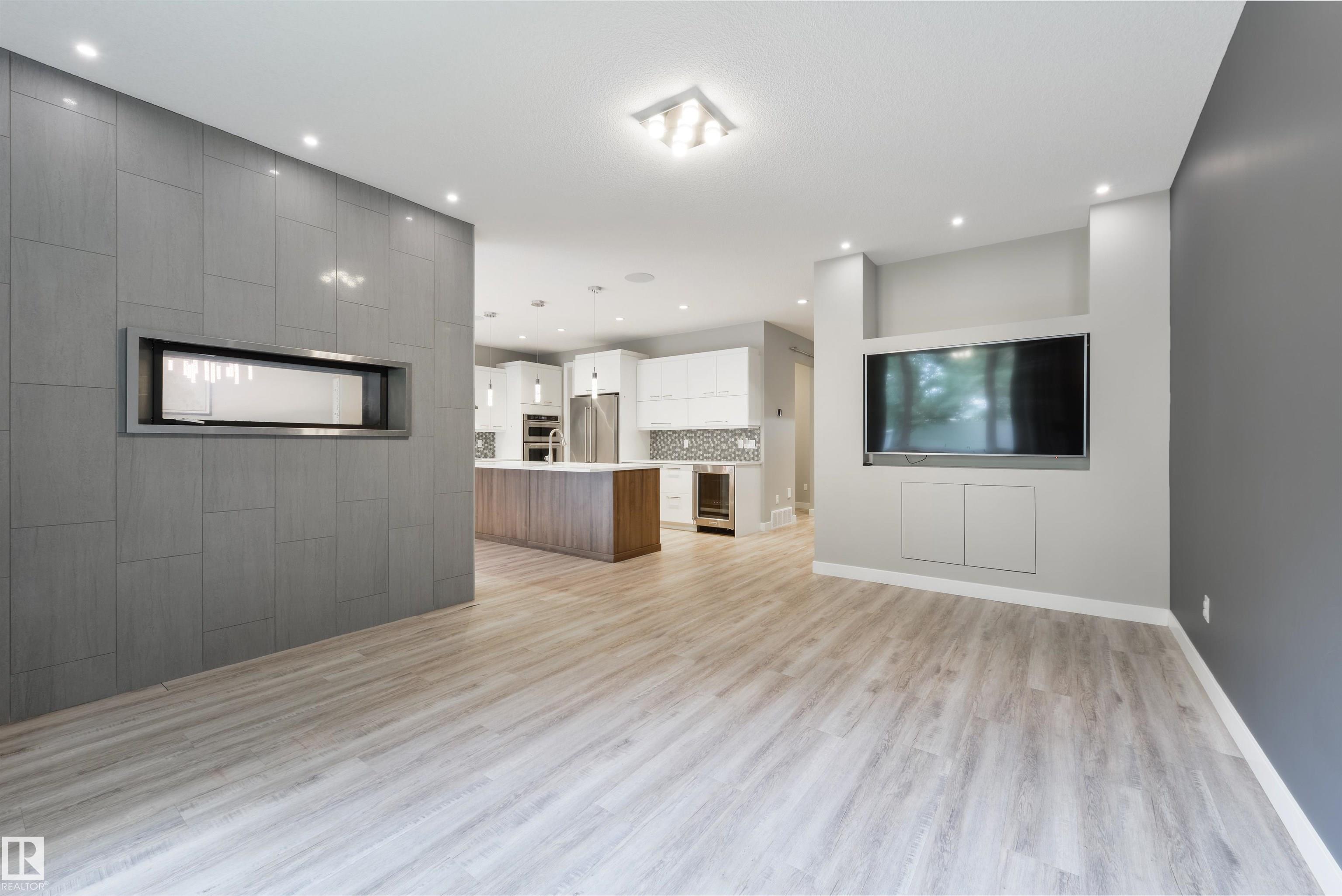 Photo 16 at 5410 110 Street NW, Pleasantview, Edmonton