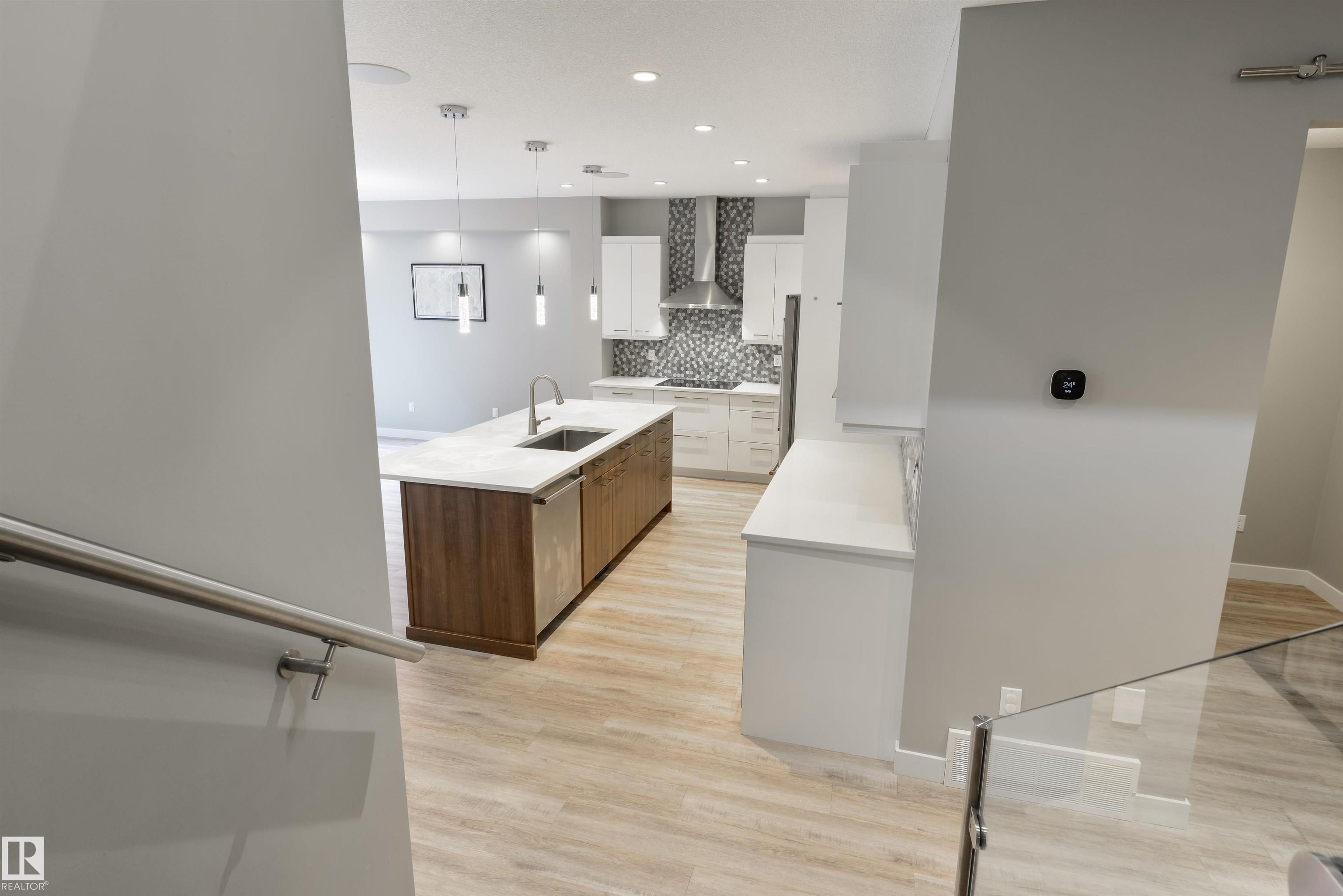 Photo 23 at 5410 110 Street NW, Pleasantview, Edmonton