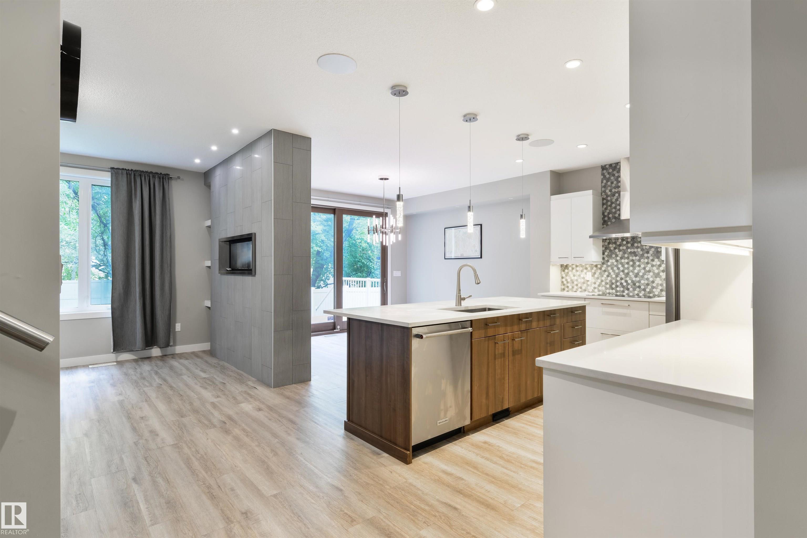 Photo 8 at 5410 110 Street NW, Pleasantview, Edmonton