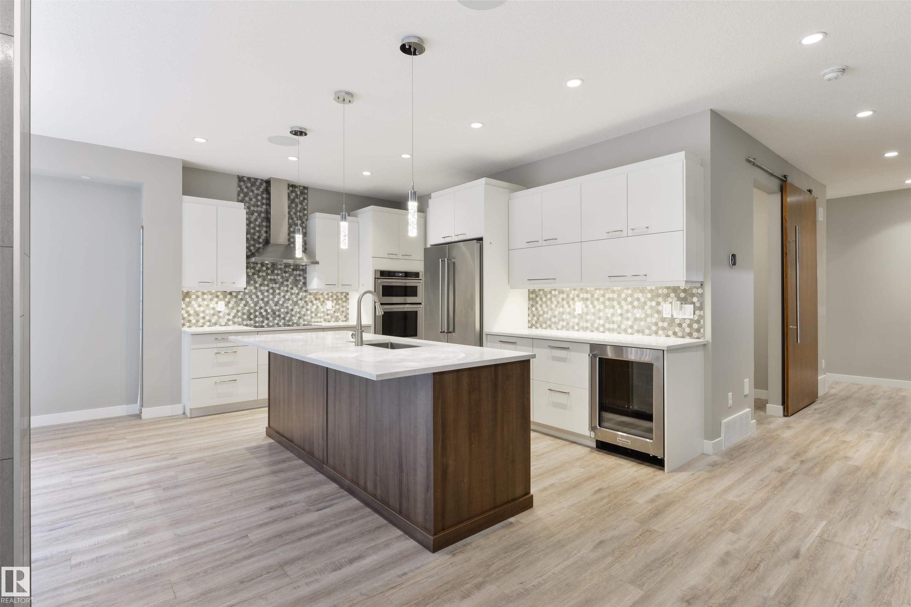 Photo 9 at 5410 110 Street NW, Pleasantview, Edmonton