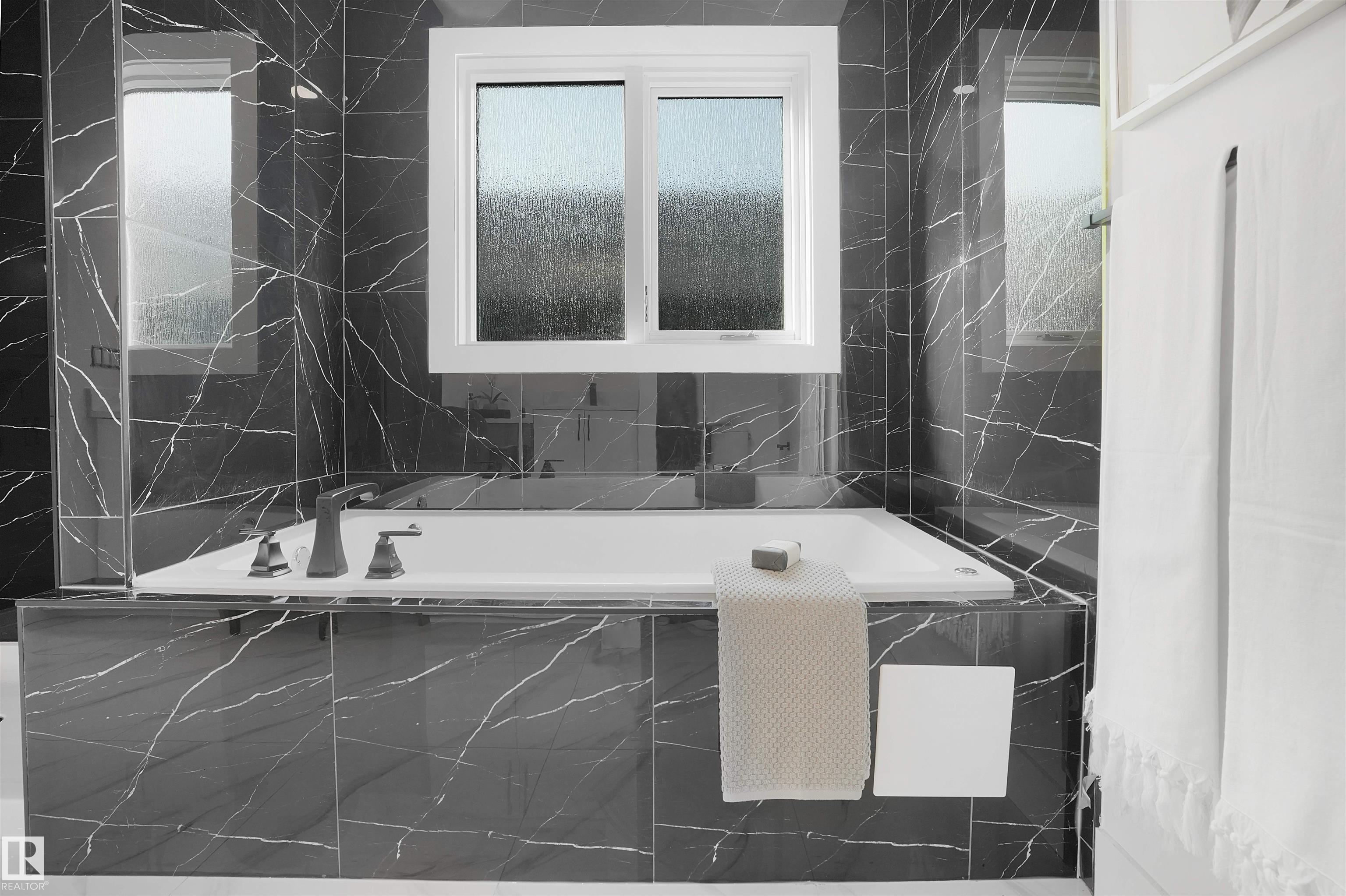 Photo 51 at 1160 Gyrfalcon Crescent NW, Hawks Ridge, Edmonton