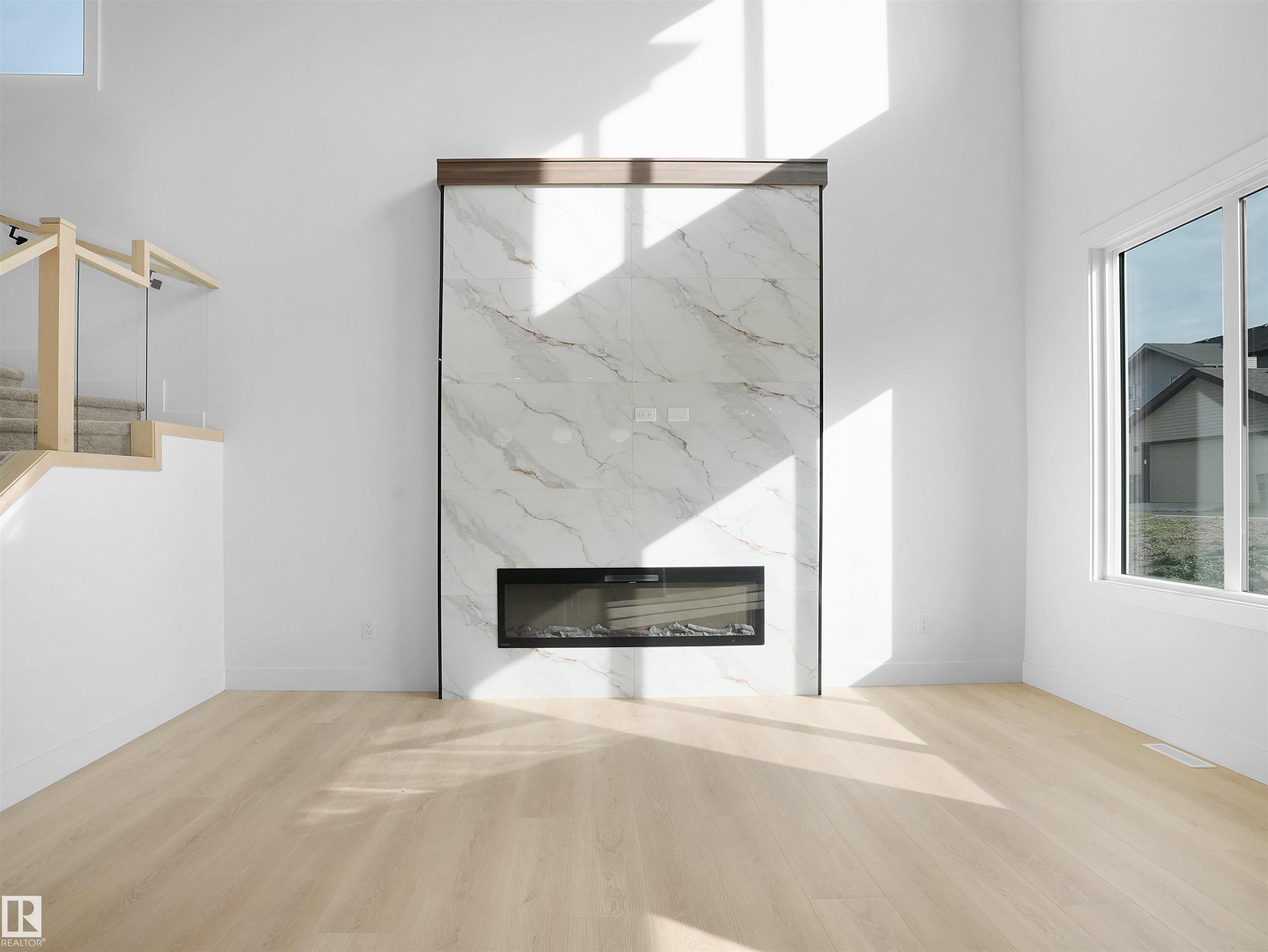 Photo 15 at 1113 Gyrfalcon Crescent NW, Hawks Ridge, Edmonton