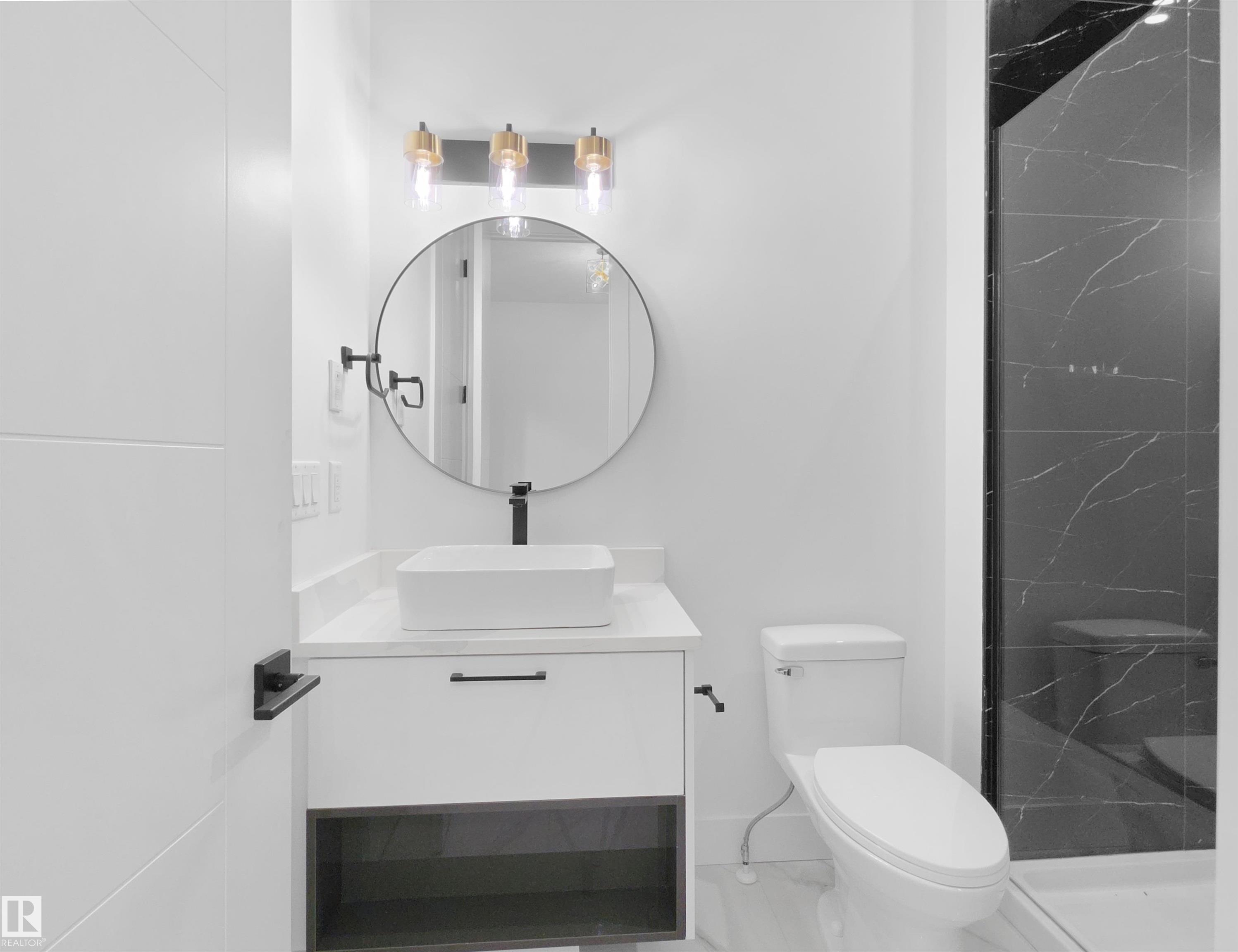 Photo 14 at 1107 Gyrfalcon Crescent NW, Hawks Ridge, Edmonton