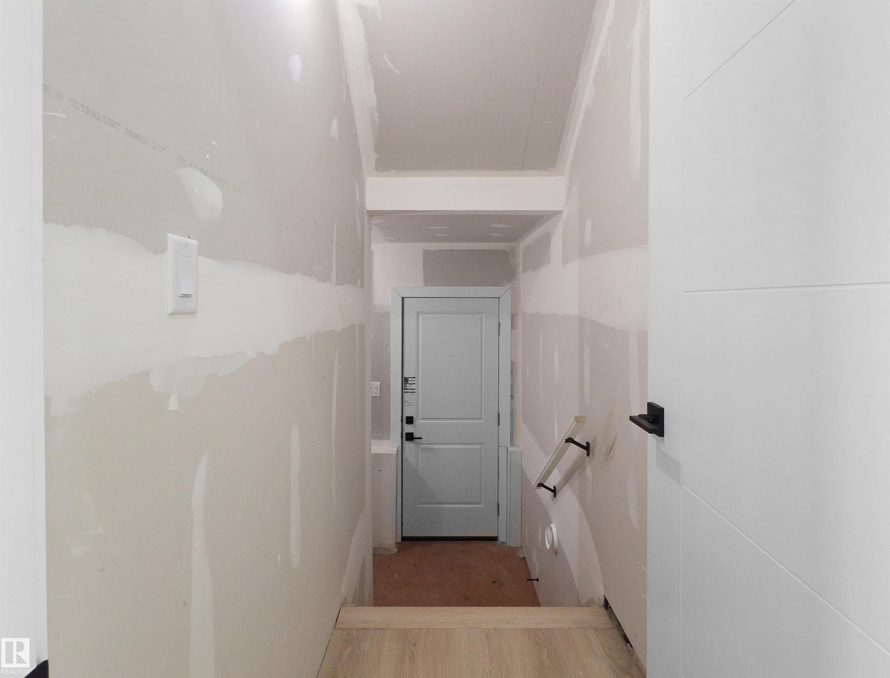 Photo 15 at 1107 Gyrfalcon Crescent NW, Hawks Ridge, Edmonton