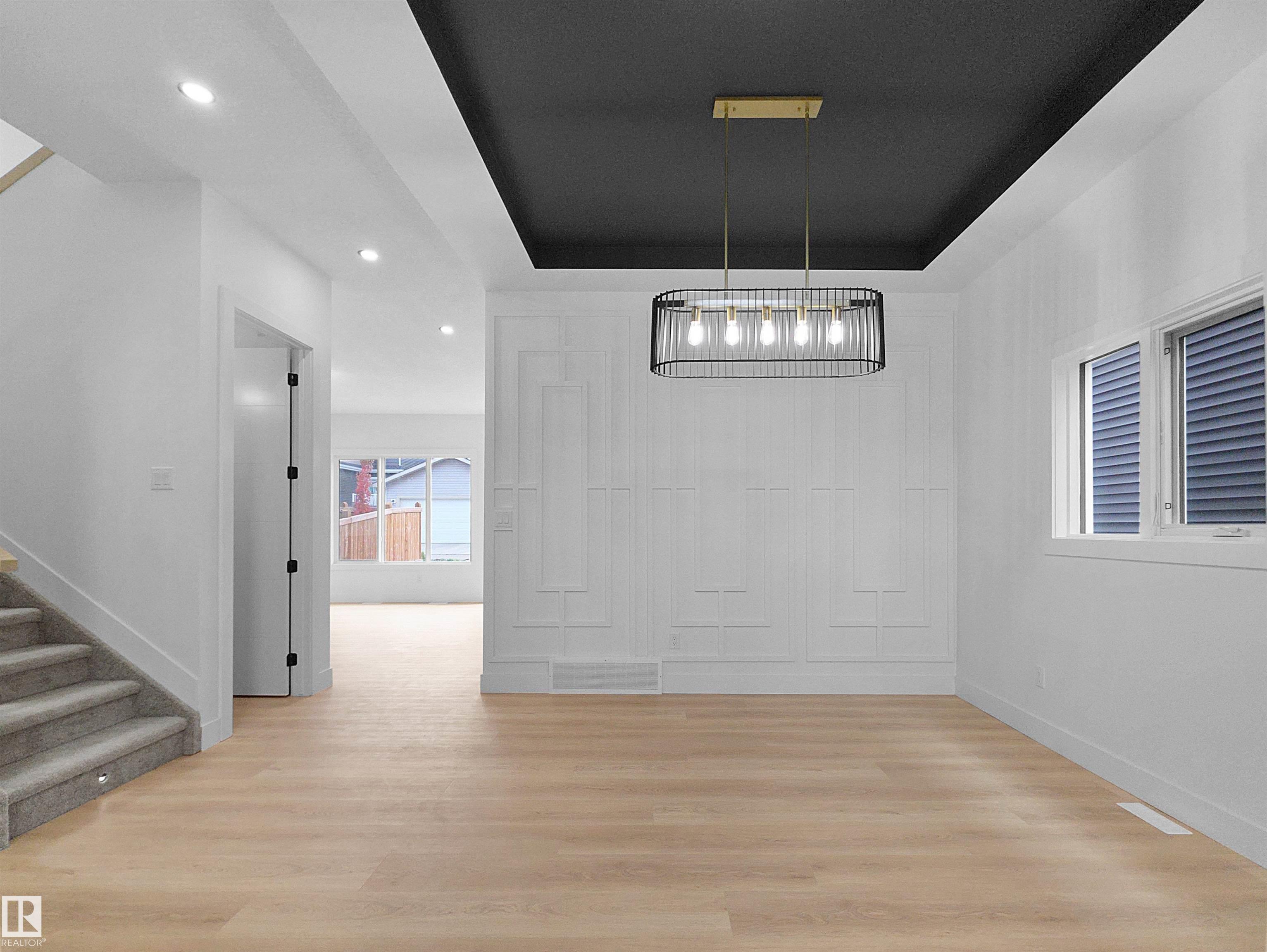 Photo 8 at 1107 Gyrfalcon Crescent NW, Hawks Ridge, Edmonton