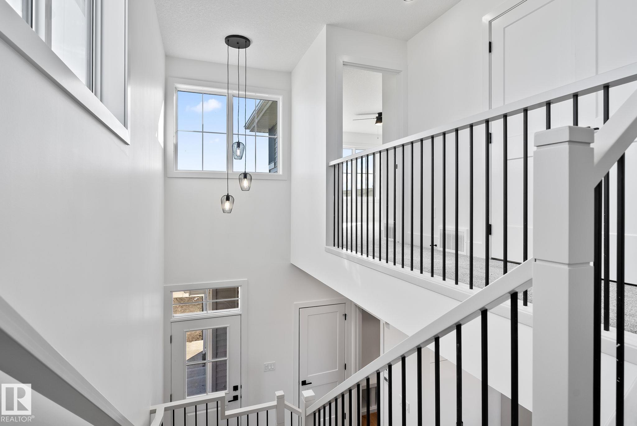 Photo 16 at 326 32 Avenue NW, Maple Crest, Edmonton