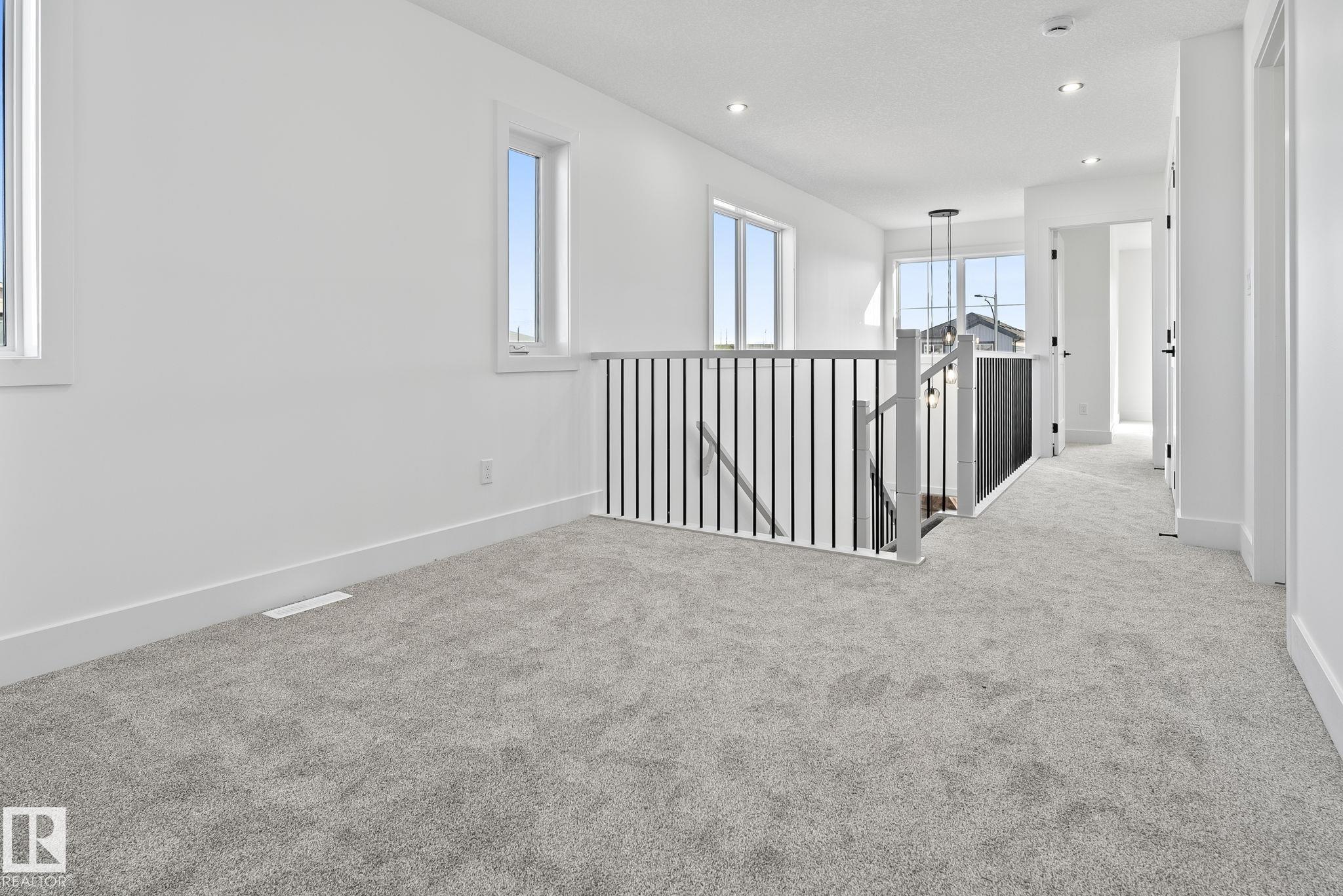 Photo 25 at 326 32 Avenue NW, Maple Crest, Edmonton