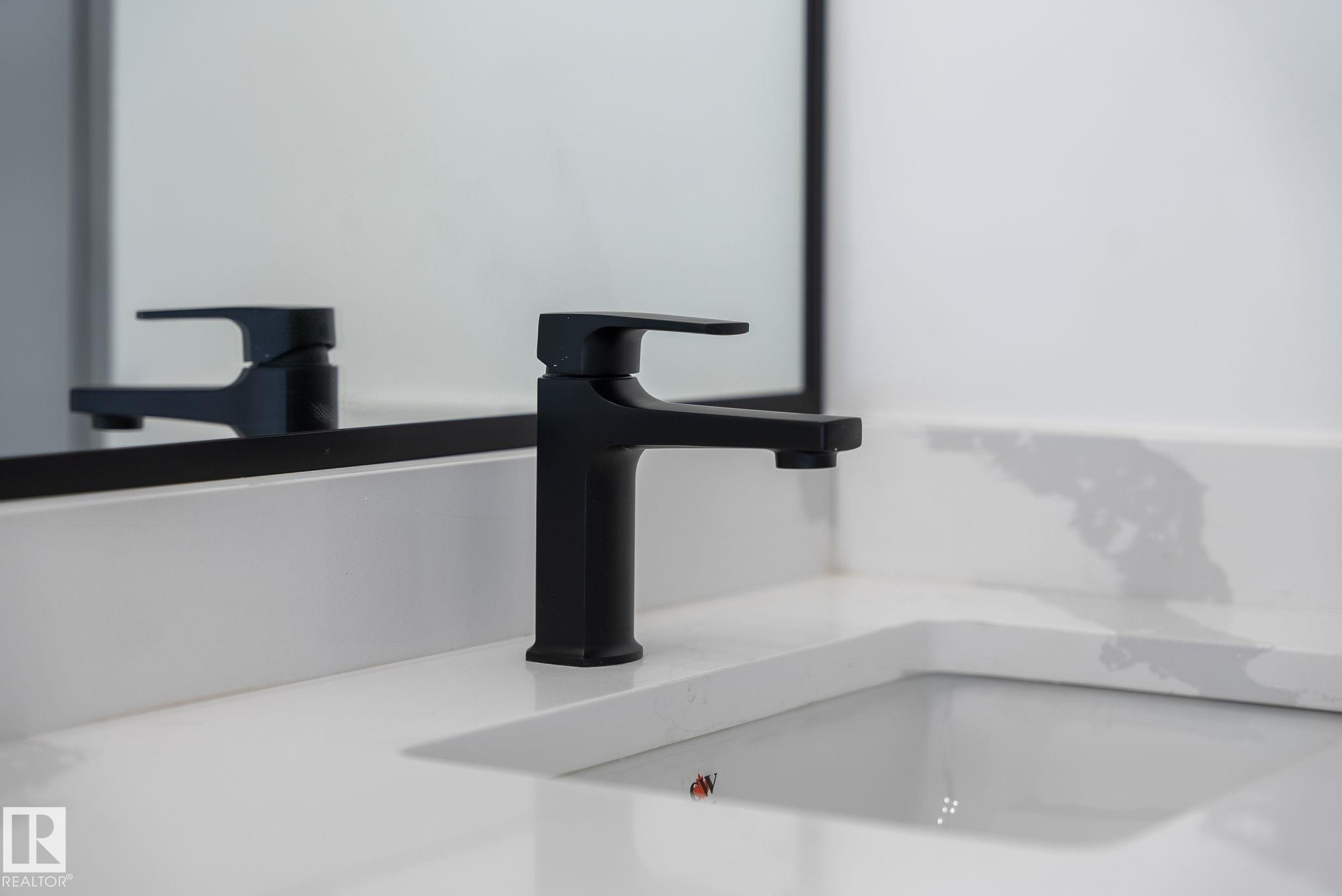 Photo 38 at 326 32 Avenue NW, Maple Crest, Edmonton