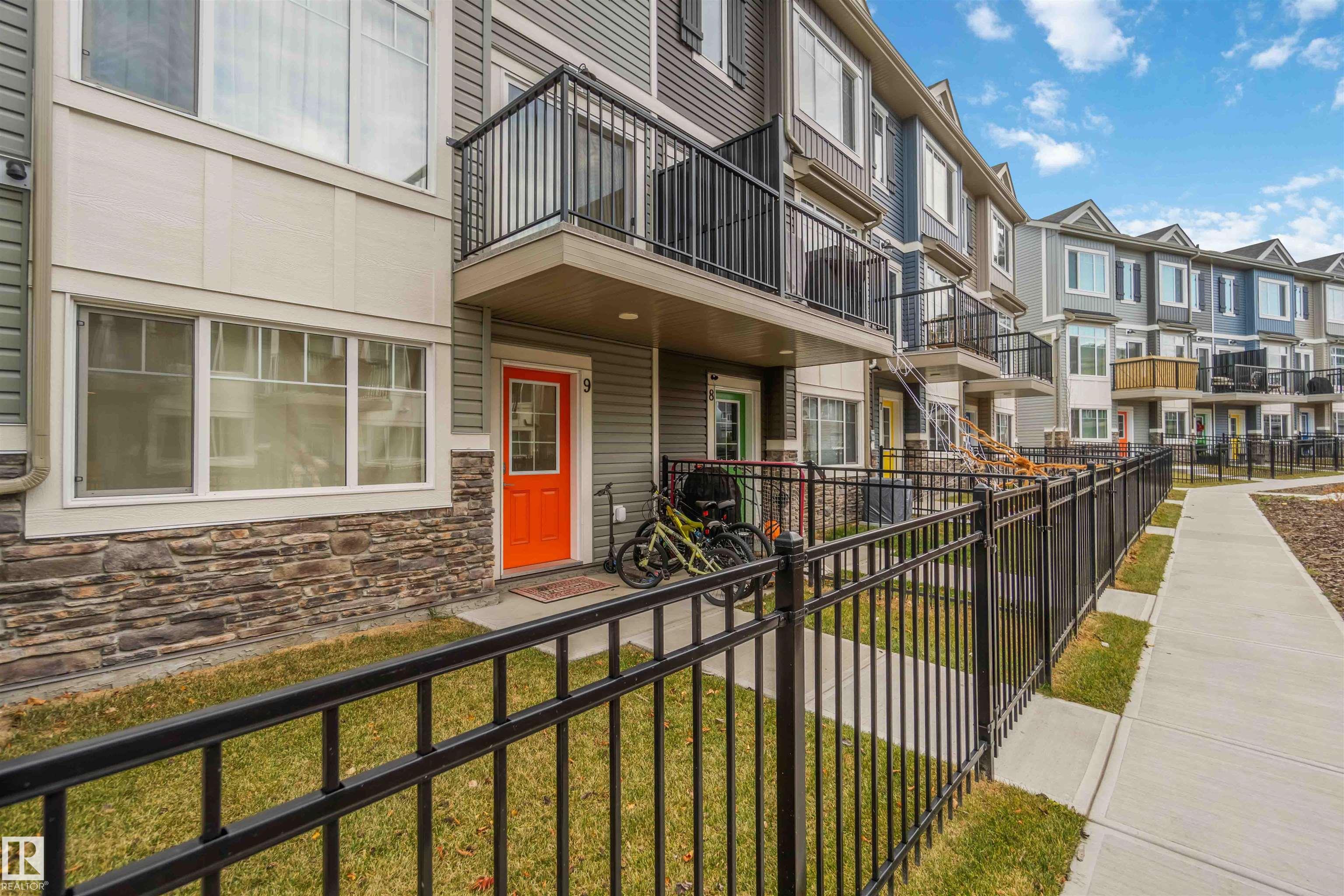 Photo 2 at 9 - 6214 Cartmell crest SW, Chappelle Area, Edmonton