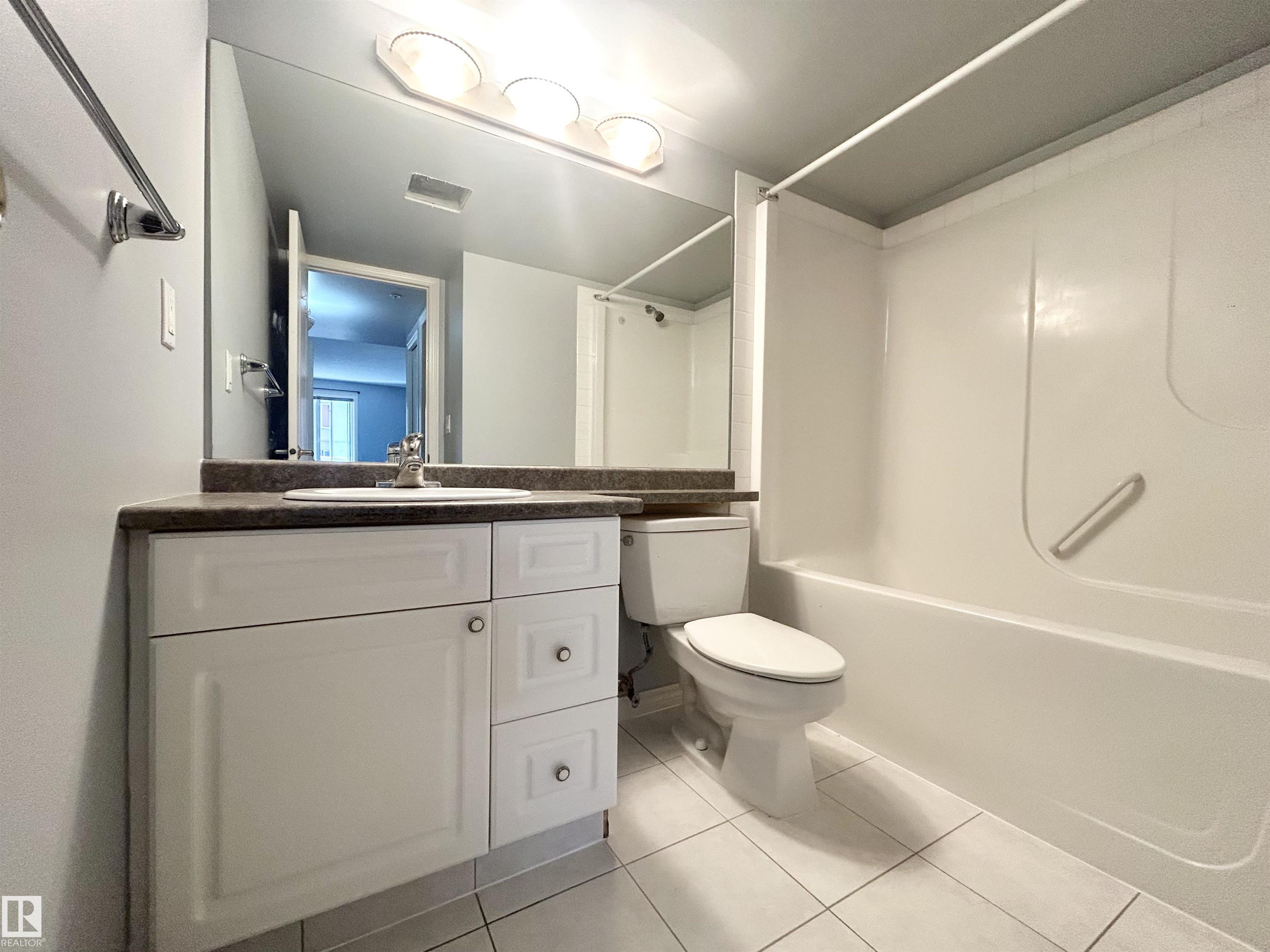 Photo 18 at 1402 - 10909 103 Avenue NW, Downtown, Edmonton