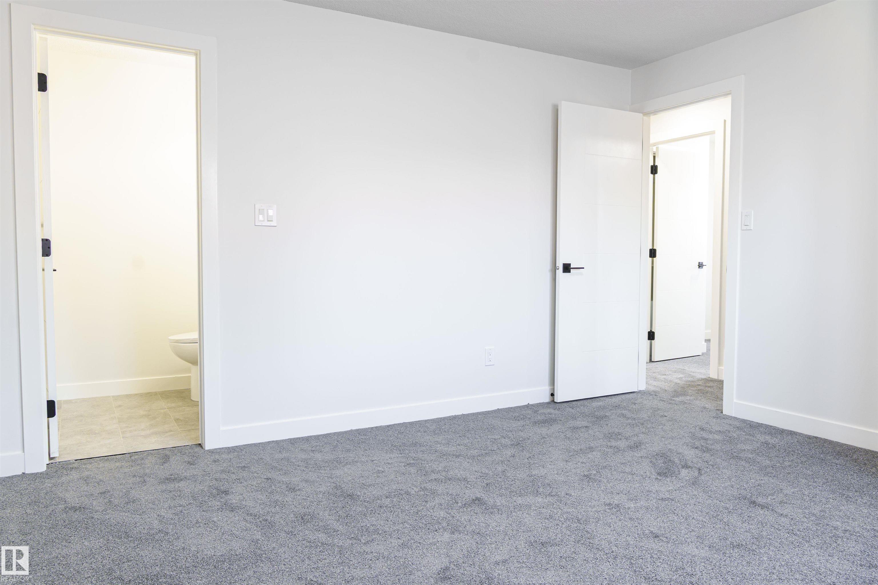 Photo 16 at 3710 41 Avenue NW, Kiniski Gardens, Edmonton