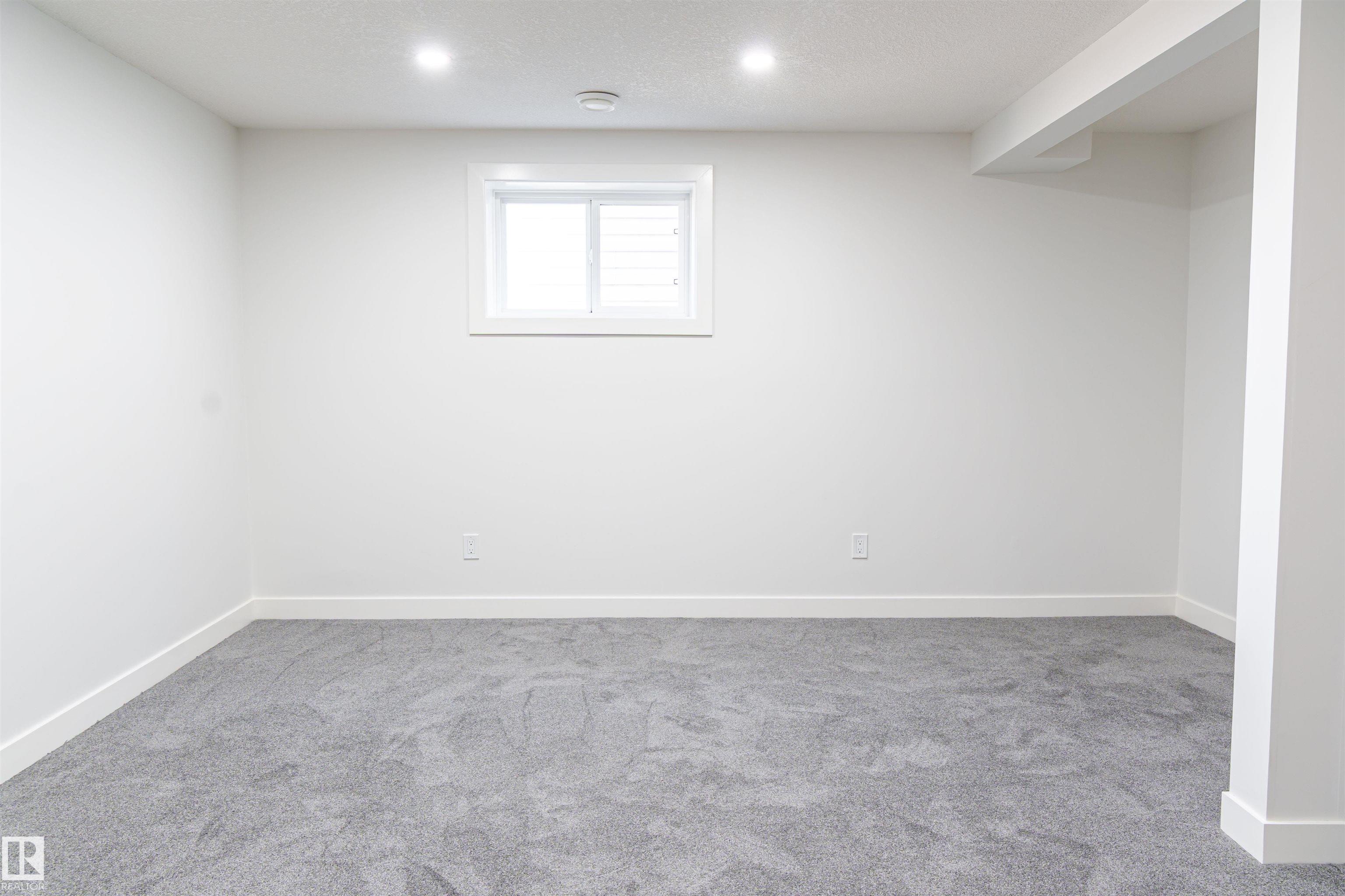 Photo 23 at 3710 41 Avenue NW, Kiniski Gardens, Edmonton