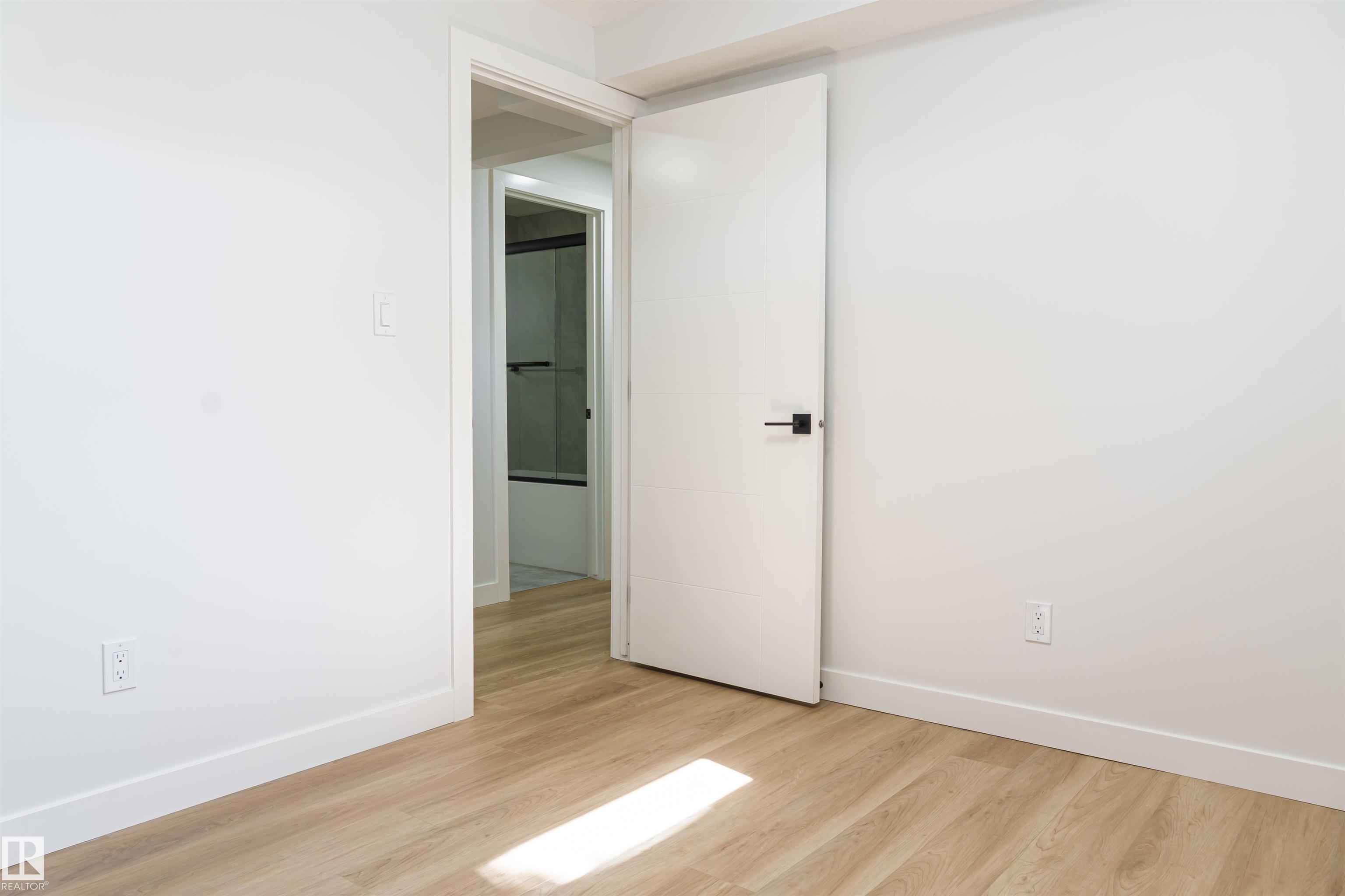 Photo 29 at 3710 41 Avenue NW, Kiniski Gardens, Edmonton