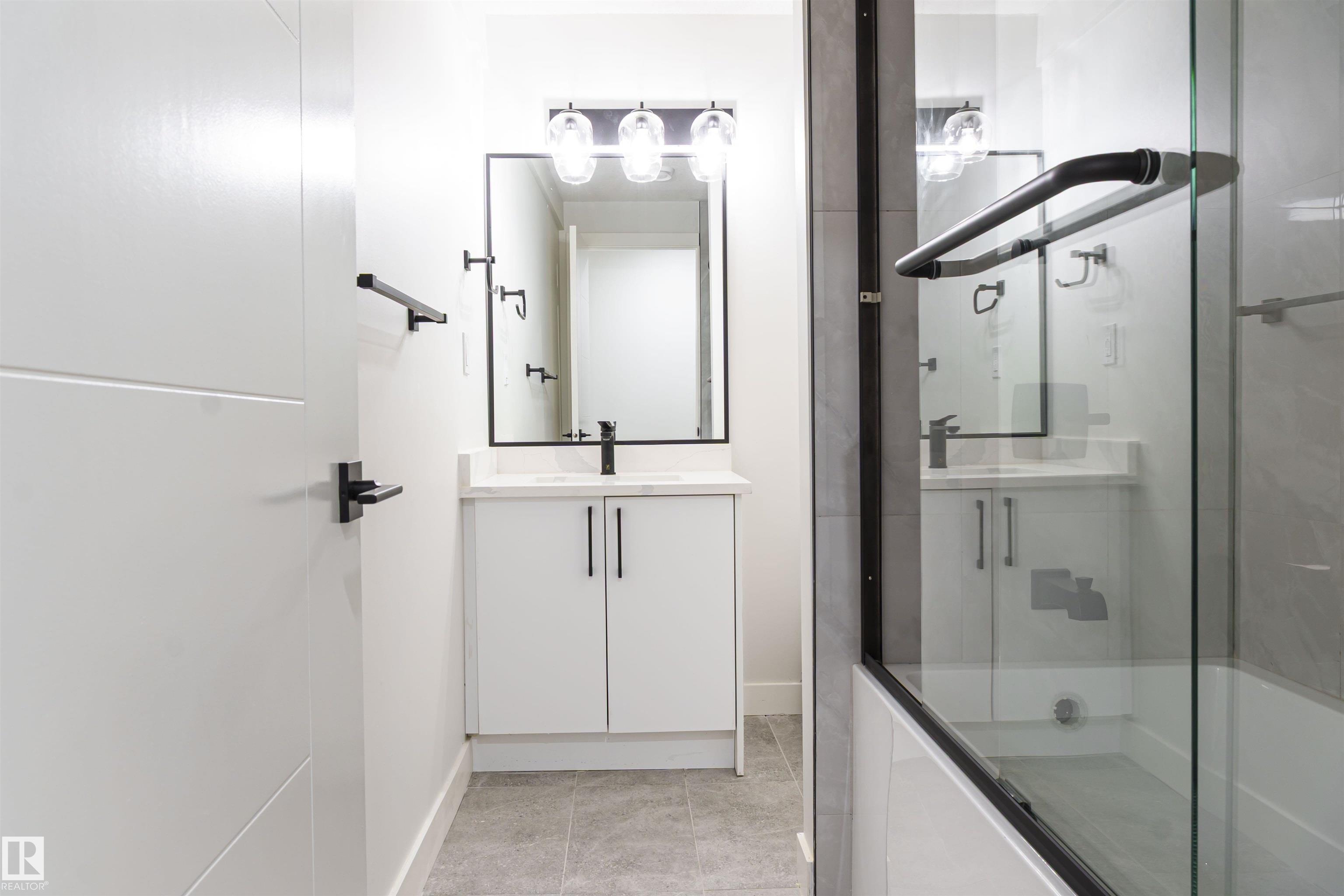 Photo 31 at 3710 41 Avenue NW, Kiniski Gardens, Edmonton