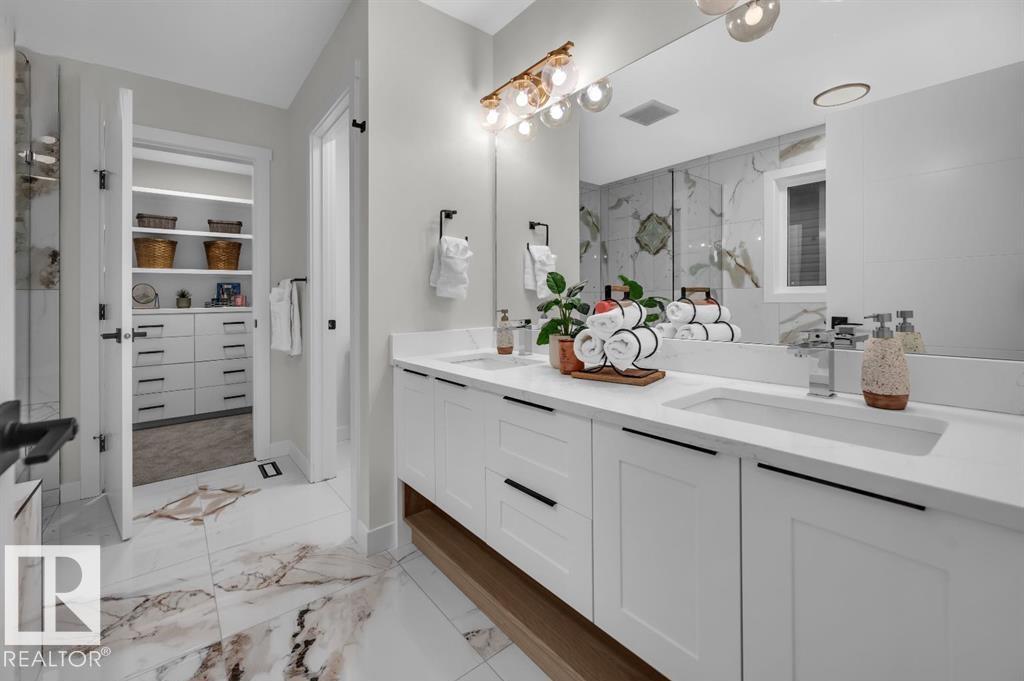 Photo 11 at 1127 Gyrfalcon Crescent NW, Hawks Ridge, Edmonton