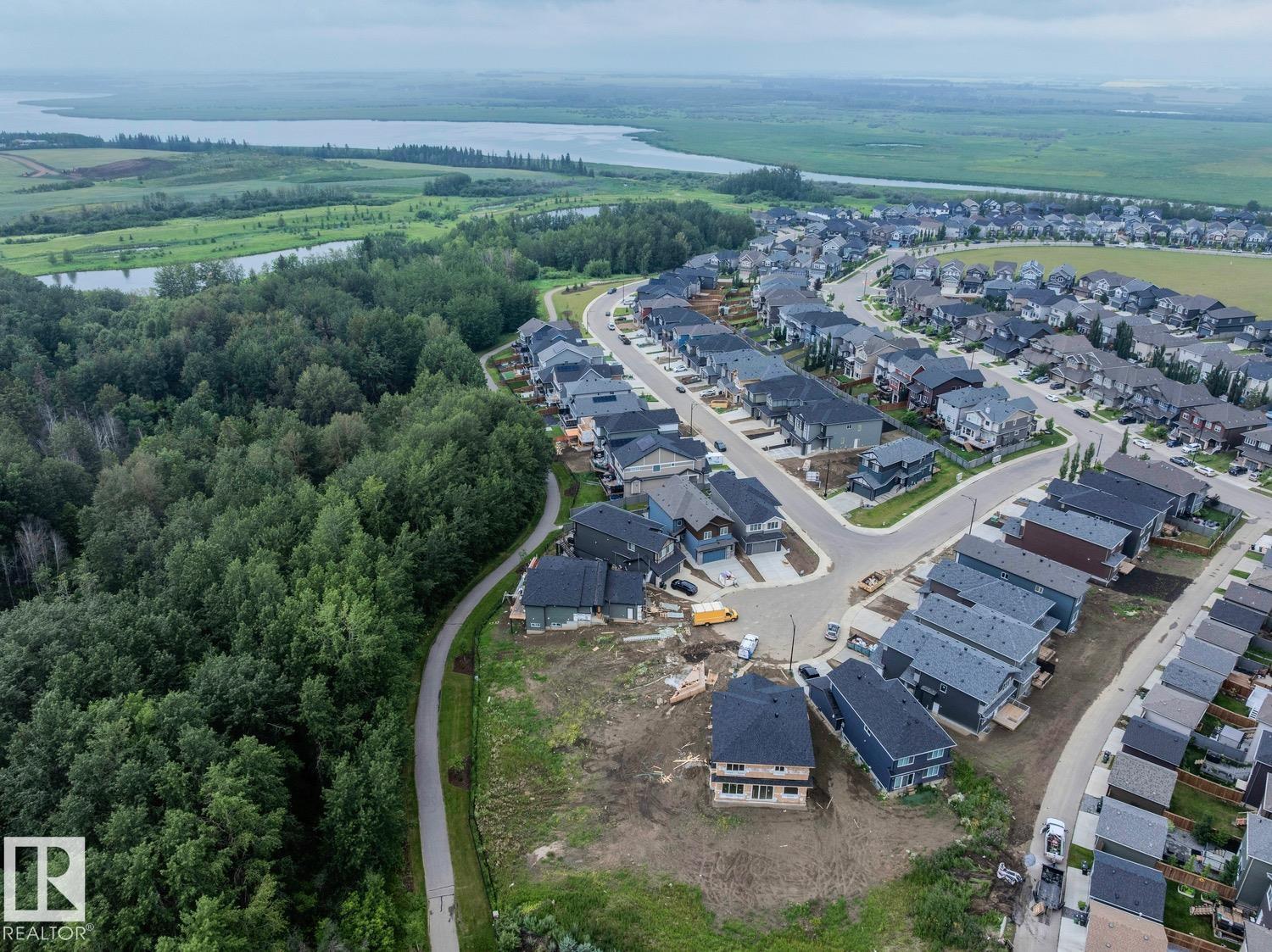 Photo 17 at 1127 Gyrfalcon Crescent NW, Hawks Ridge, Edmonton